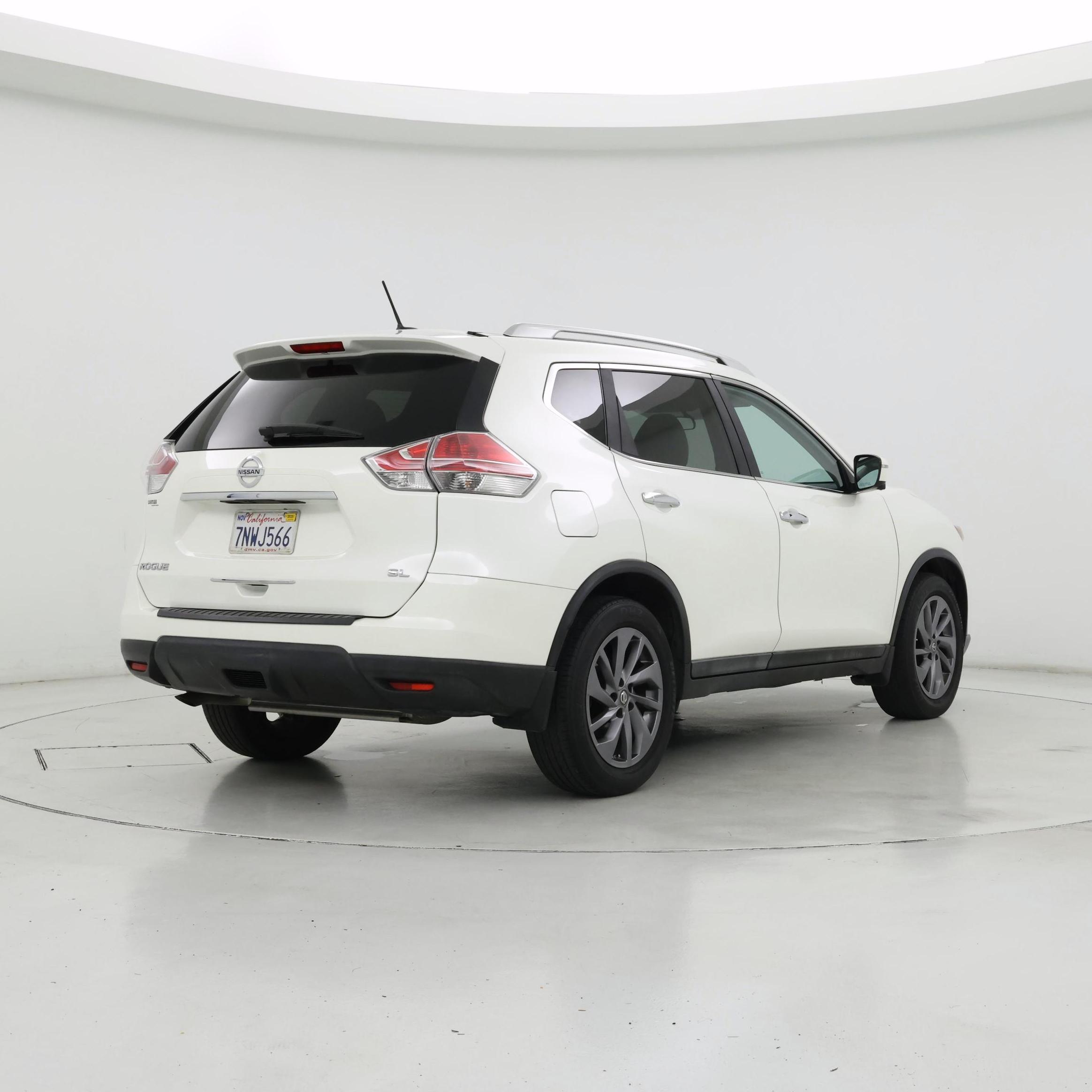 Thumbnail: 2016 Nissan Rogue - 8