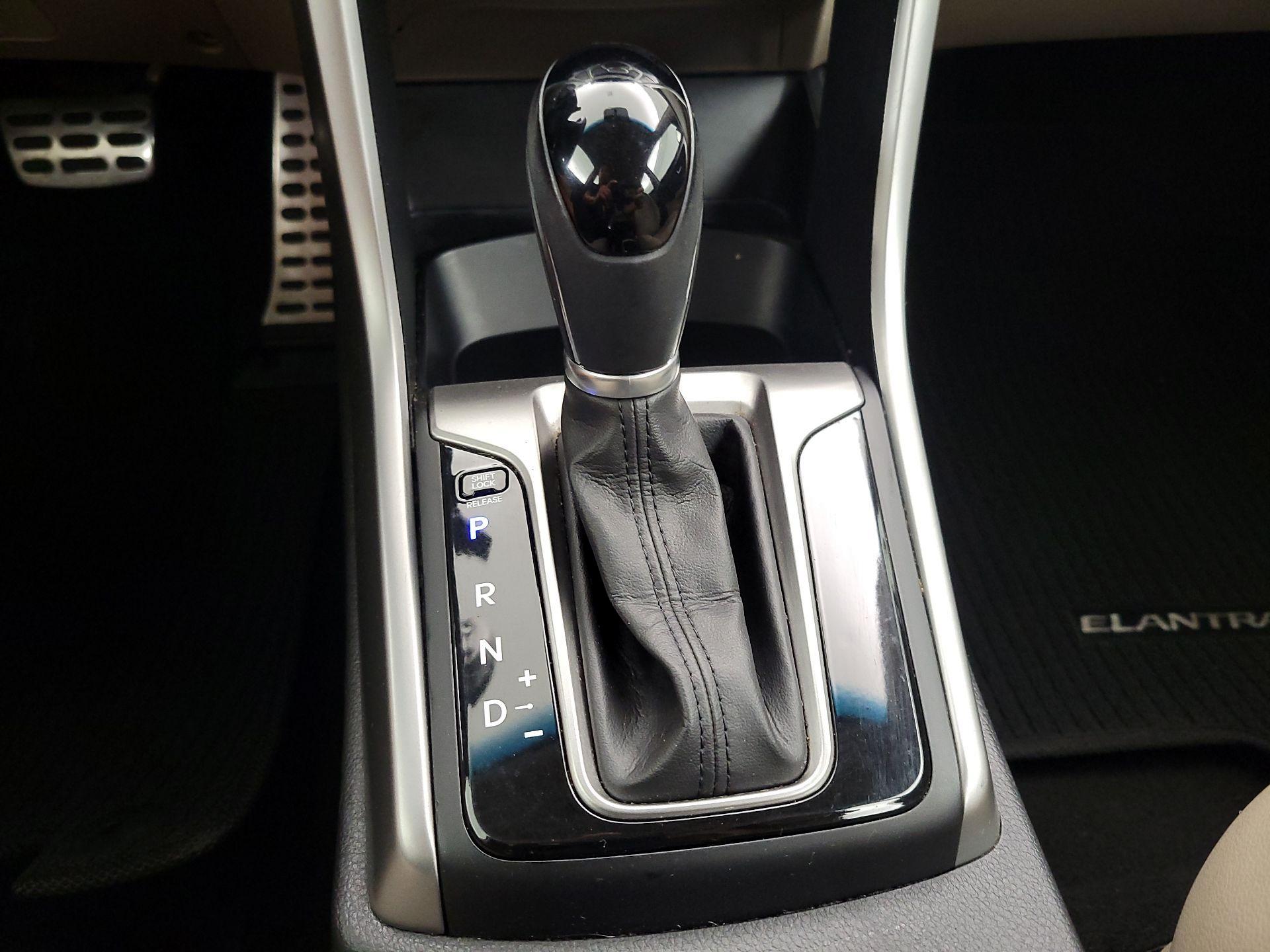 Thumbnail: 2014 Hyundai Elantra - 18