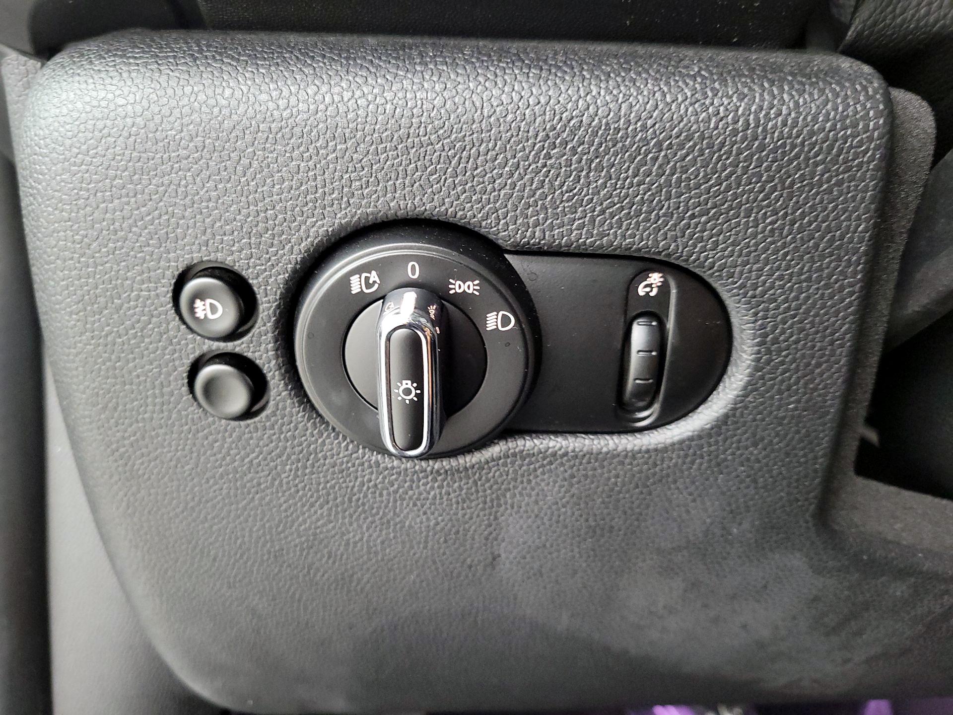 Thumbnail: 2019 MINI Cooper Hardtop - 13
