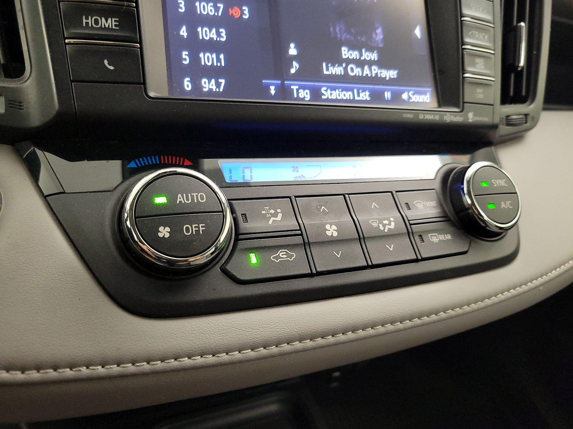 Thumbnail: 2018 Toyota RAV4 - 17