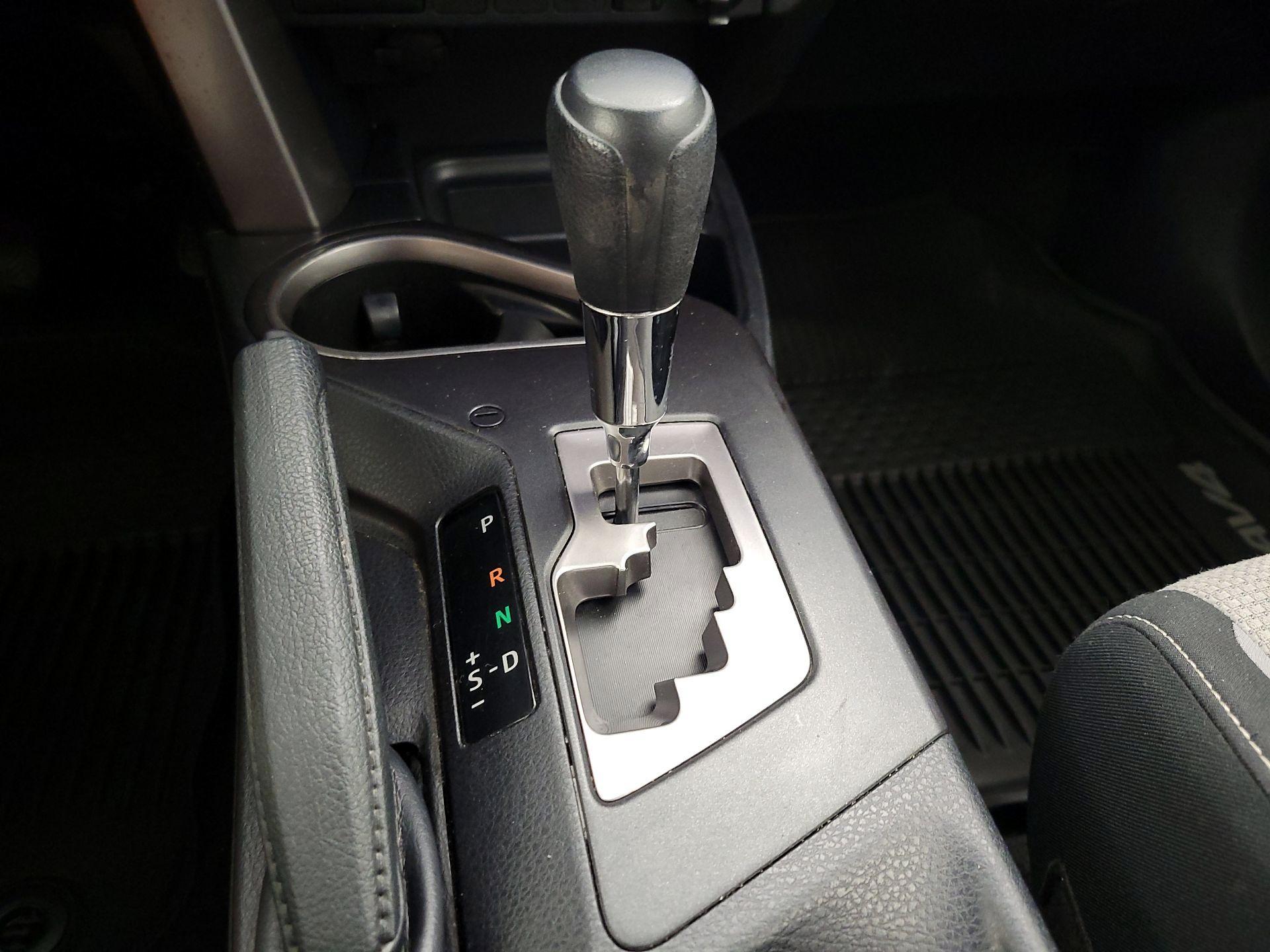 Thumbnail: 2018 Toyota RAV4 - 18