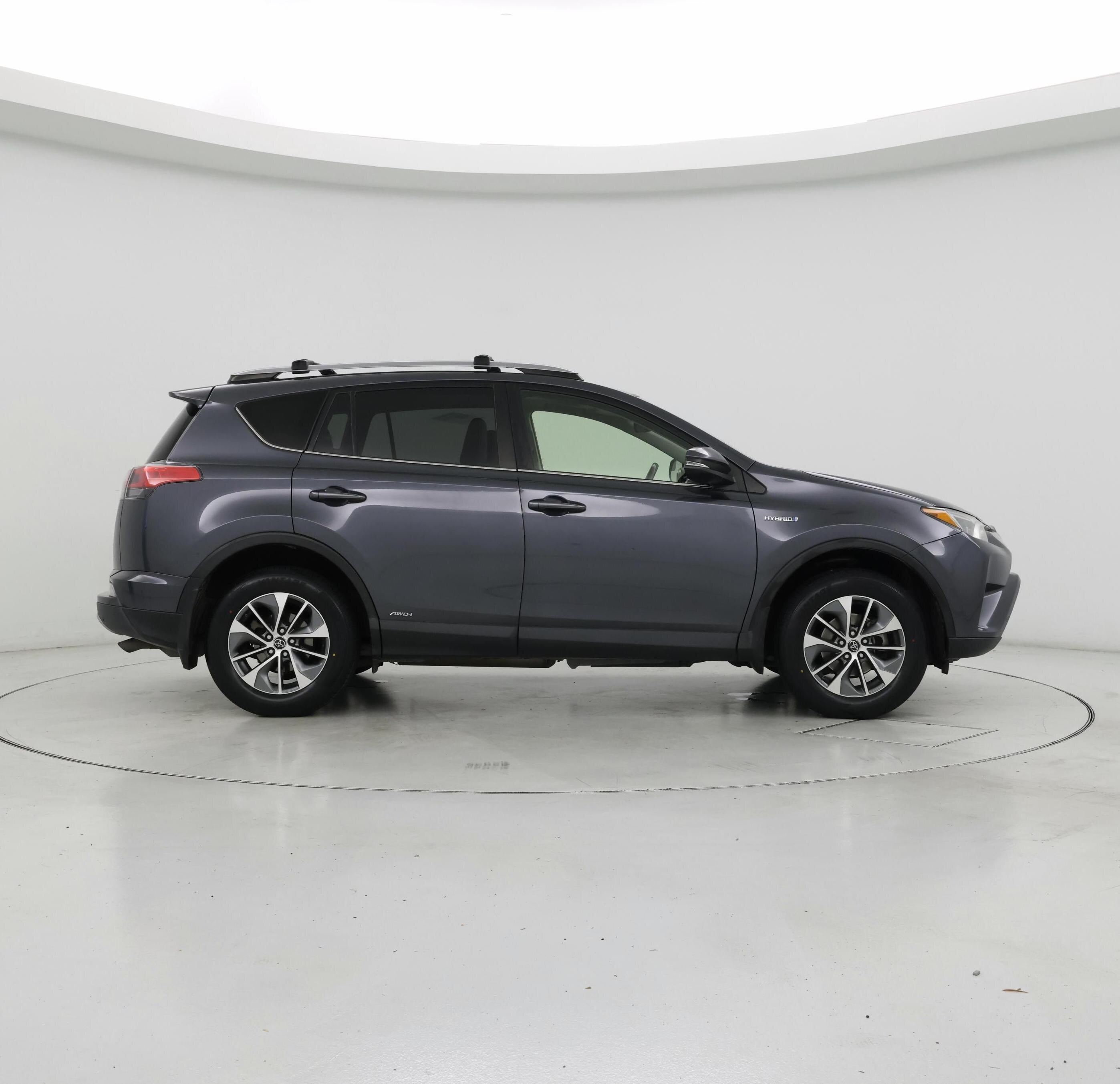 Thumbnail: 2018 Toyota RAV4 - 7