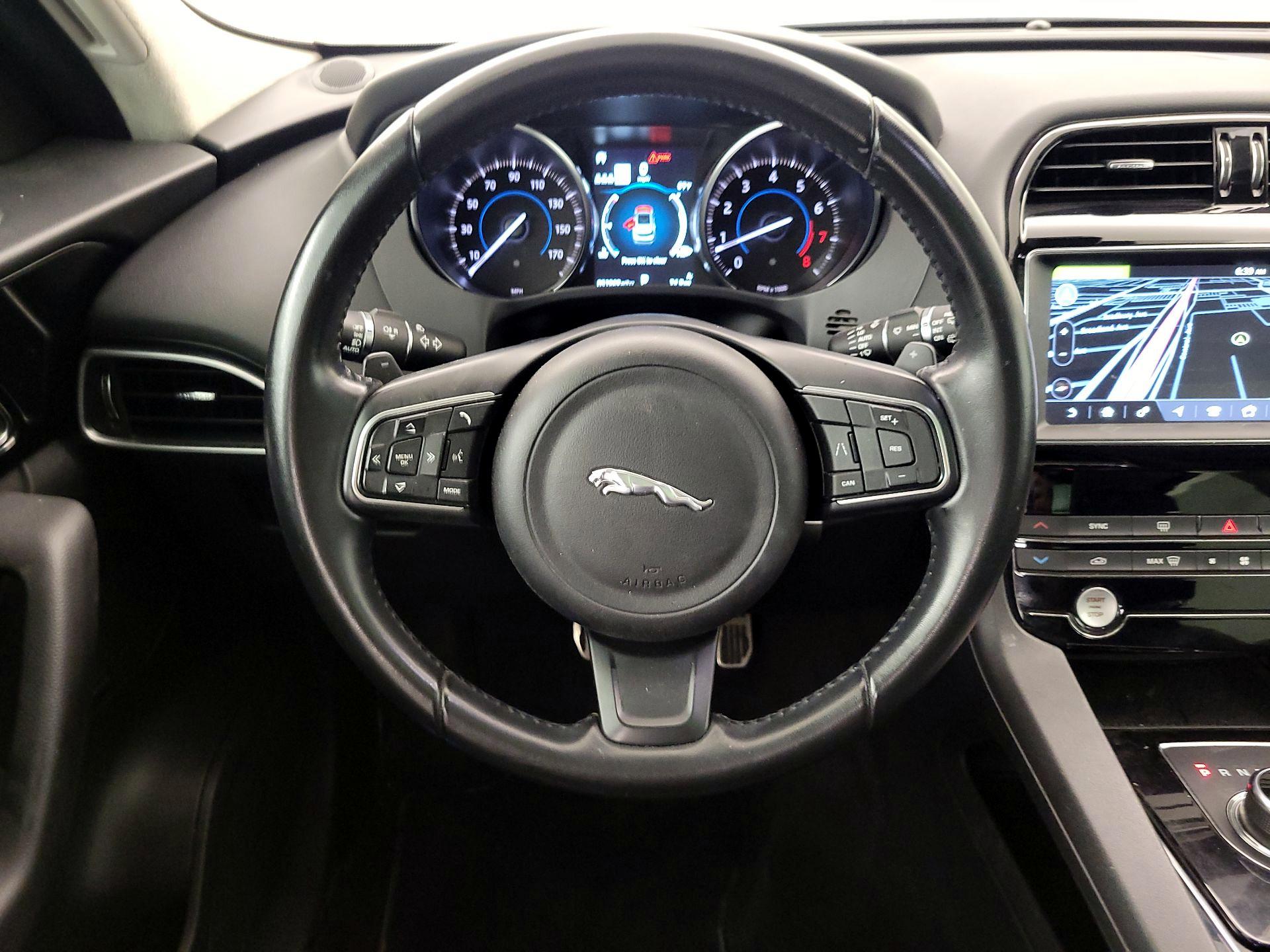 Thumbnail: 2019 Jaguar F-Pace - 10