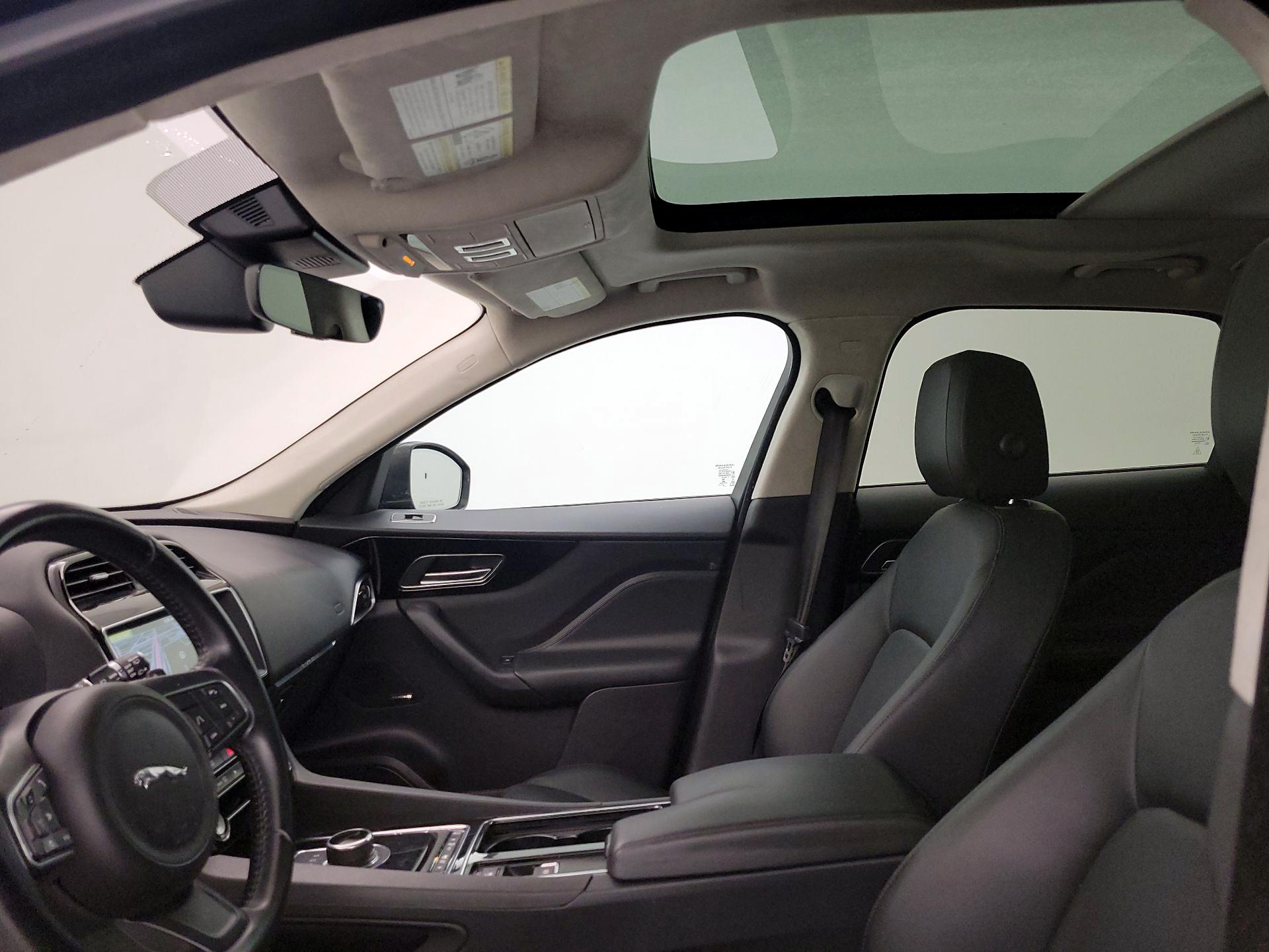 Thumbnail: 2019 Jaguar F-Pace - 20