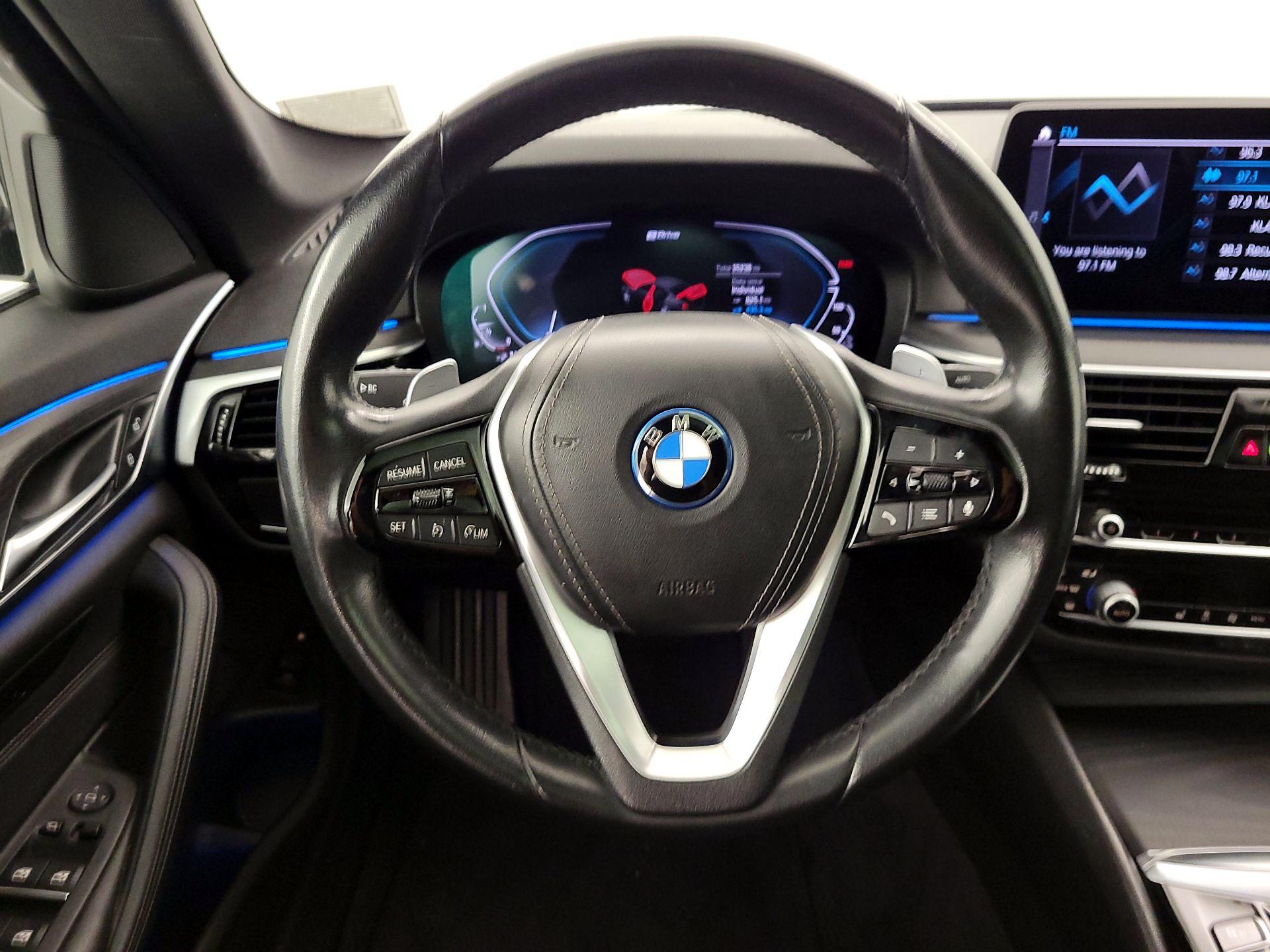 Thumbnail: 2022 BMW 5 Series - 10