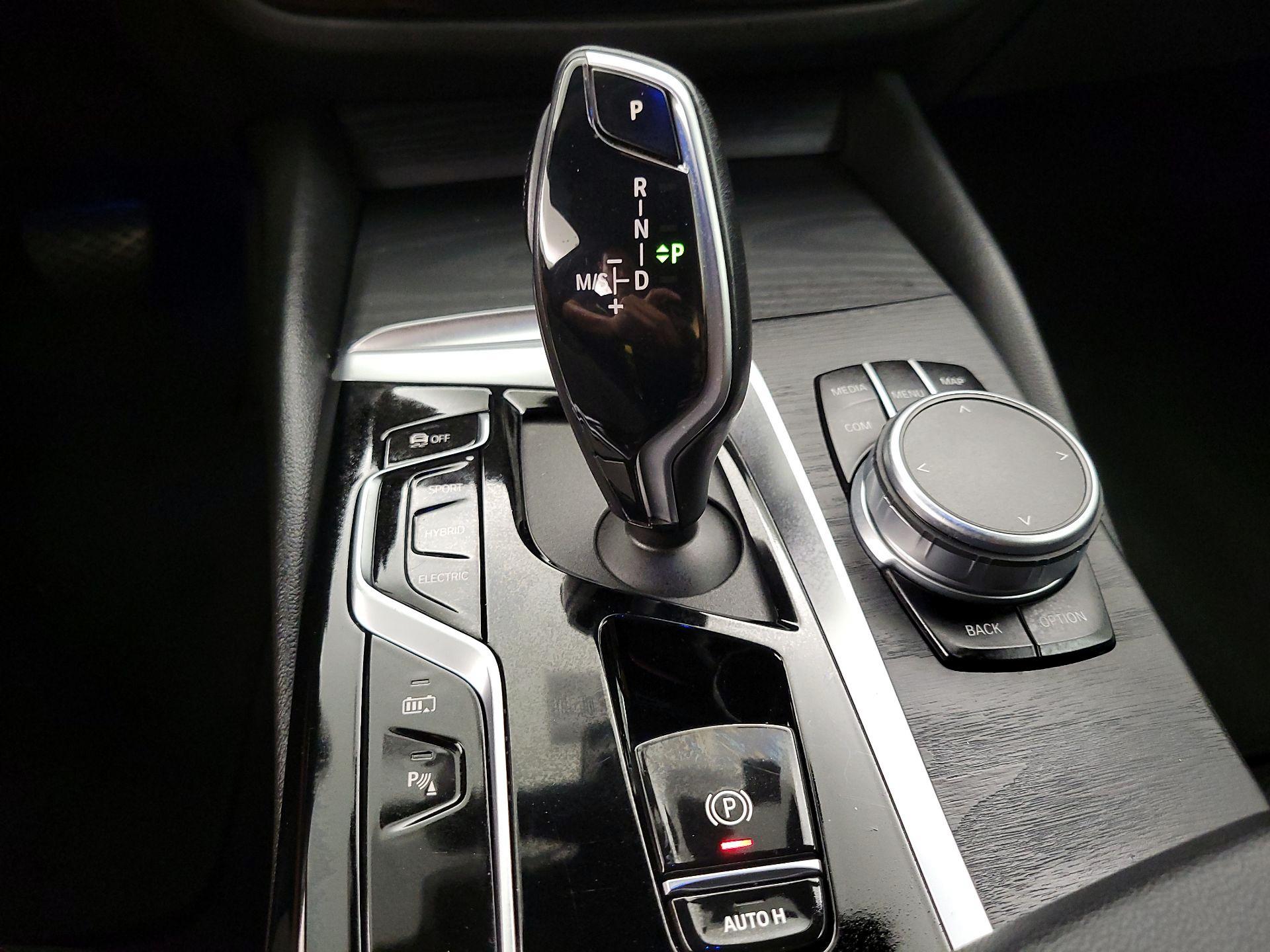 Thumbnail: 2022 BMW 5 Series - 18