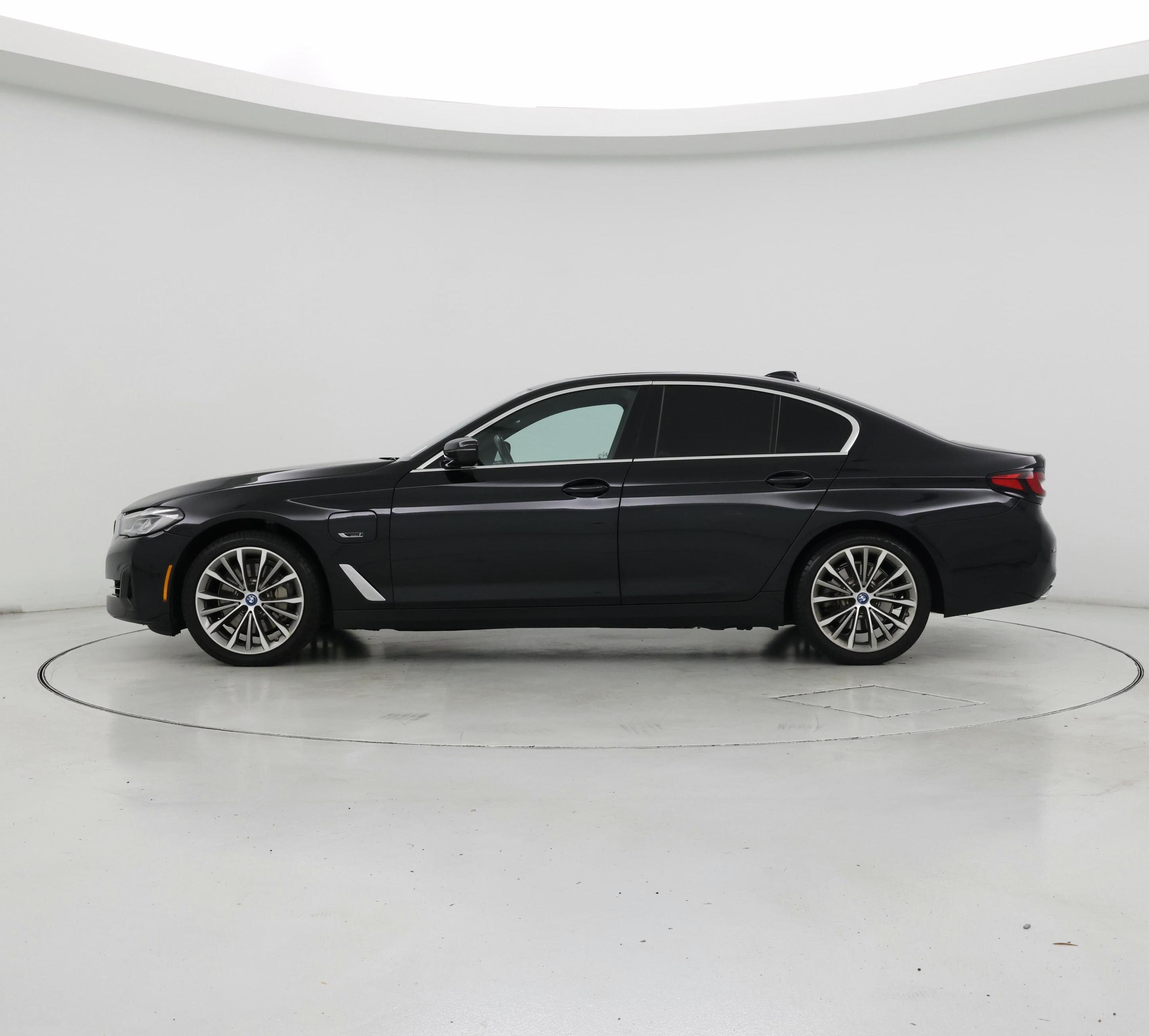 Thumbnail: 2022 BMW 5 Series - 3