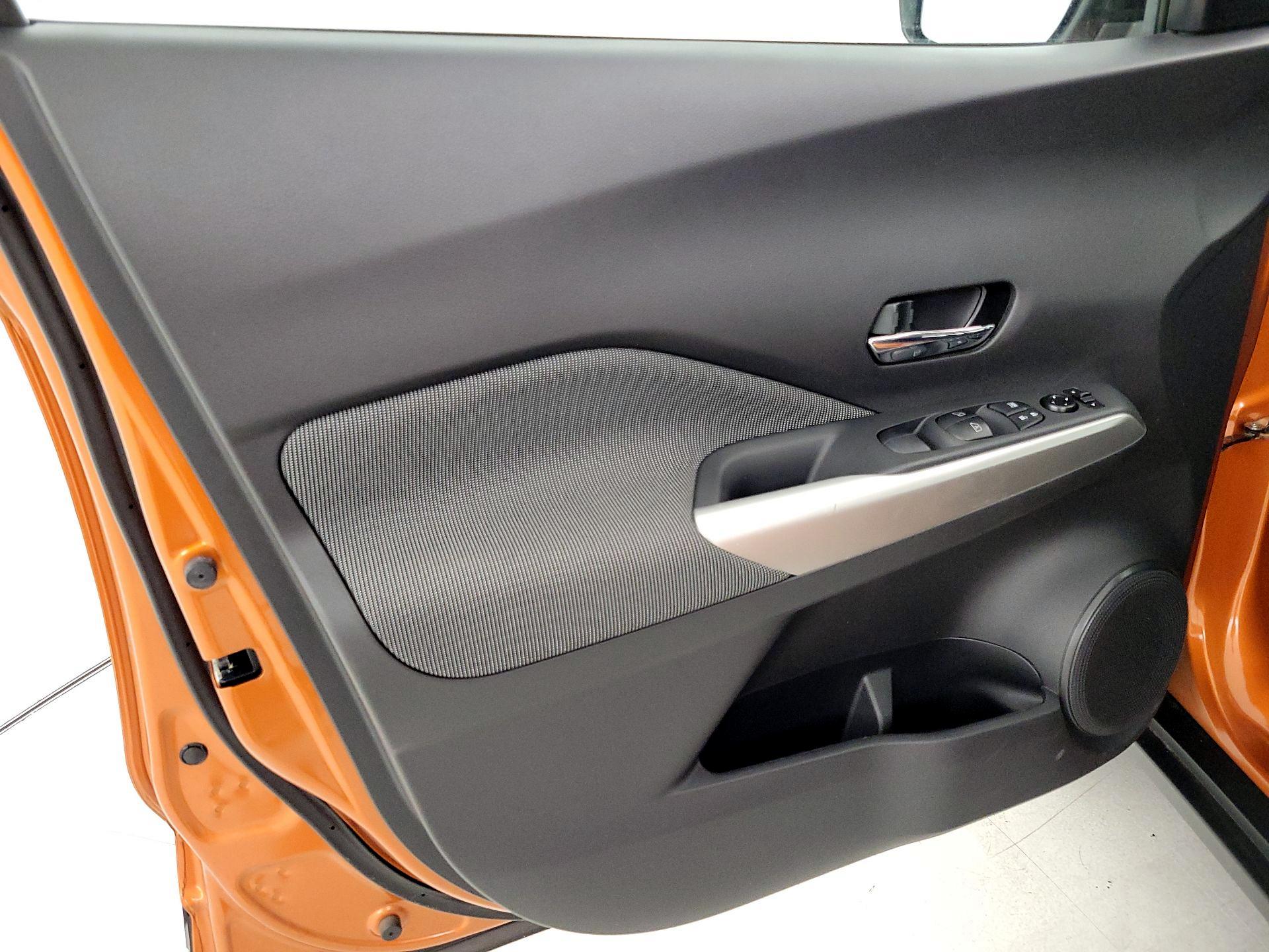 Thumbnail: 2020 Nissan Kicks - 12