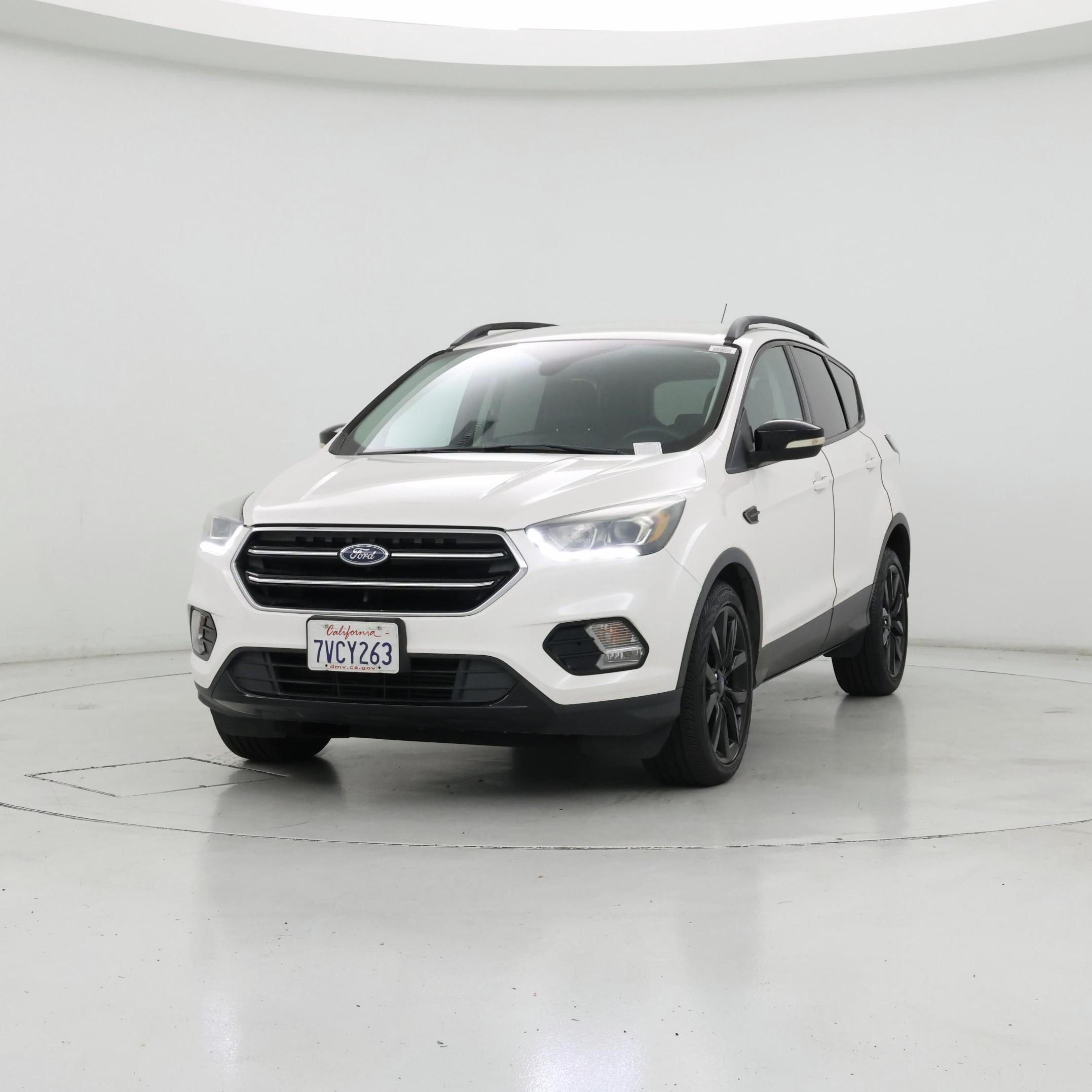 Thumbnail: 2017 Ford Escape - 4