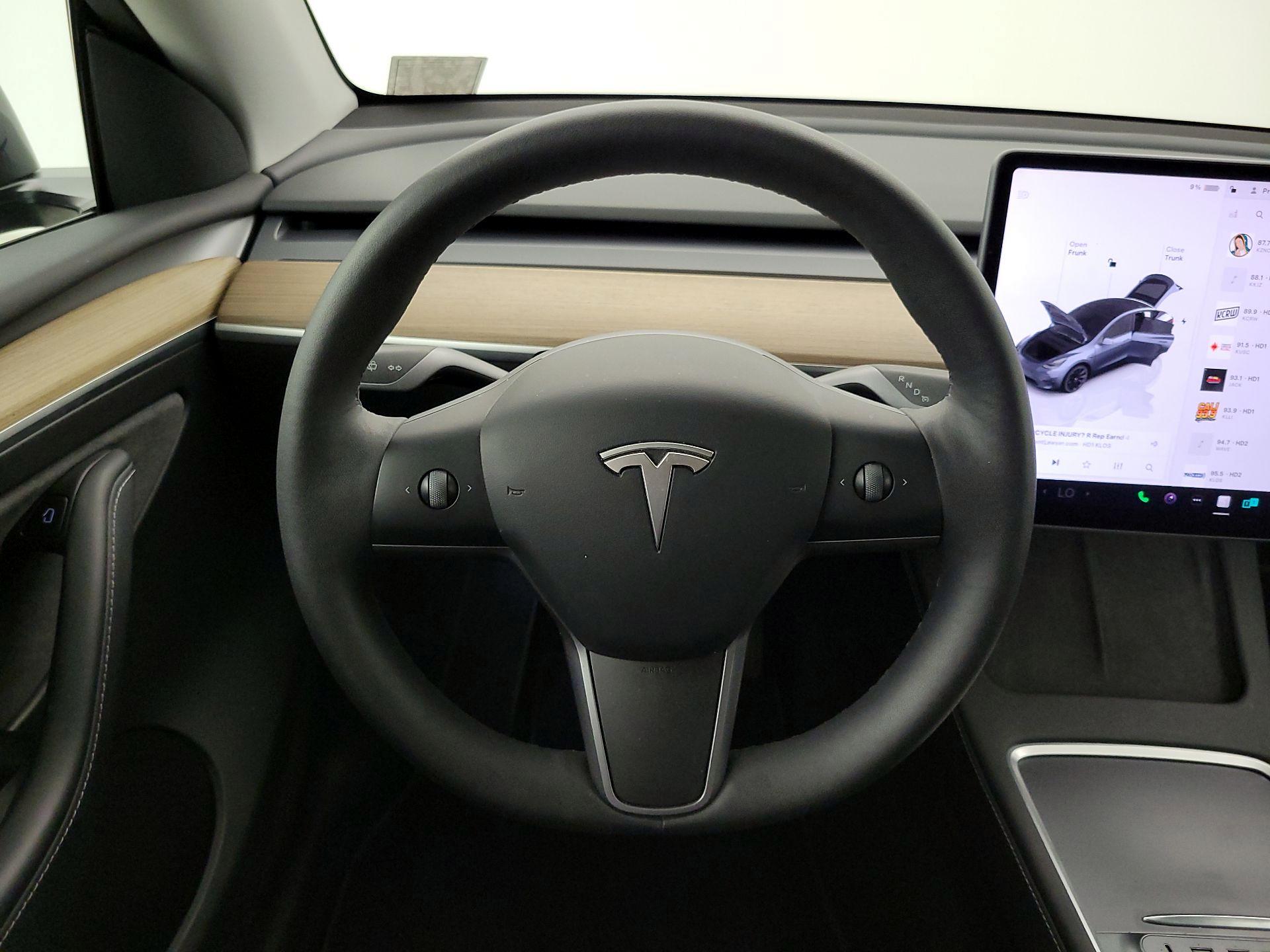 Thumbnail: 2023 Tesla Model Y - 10