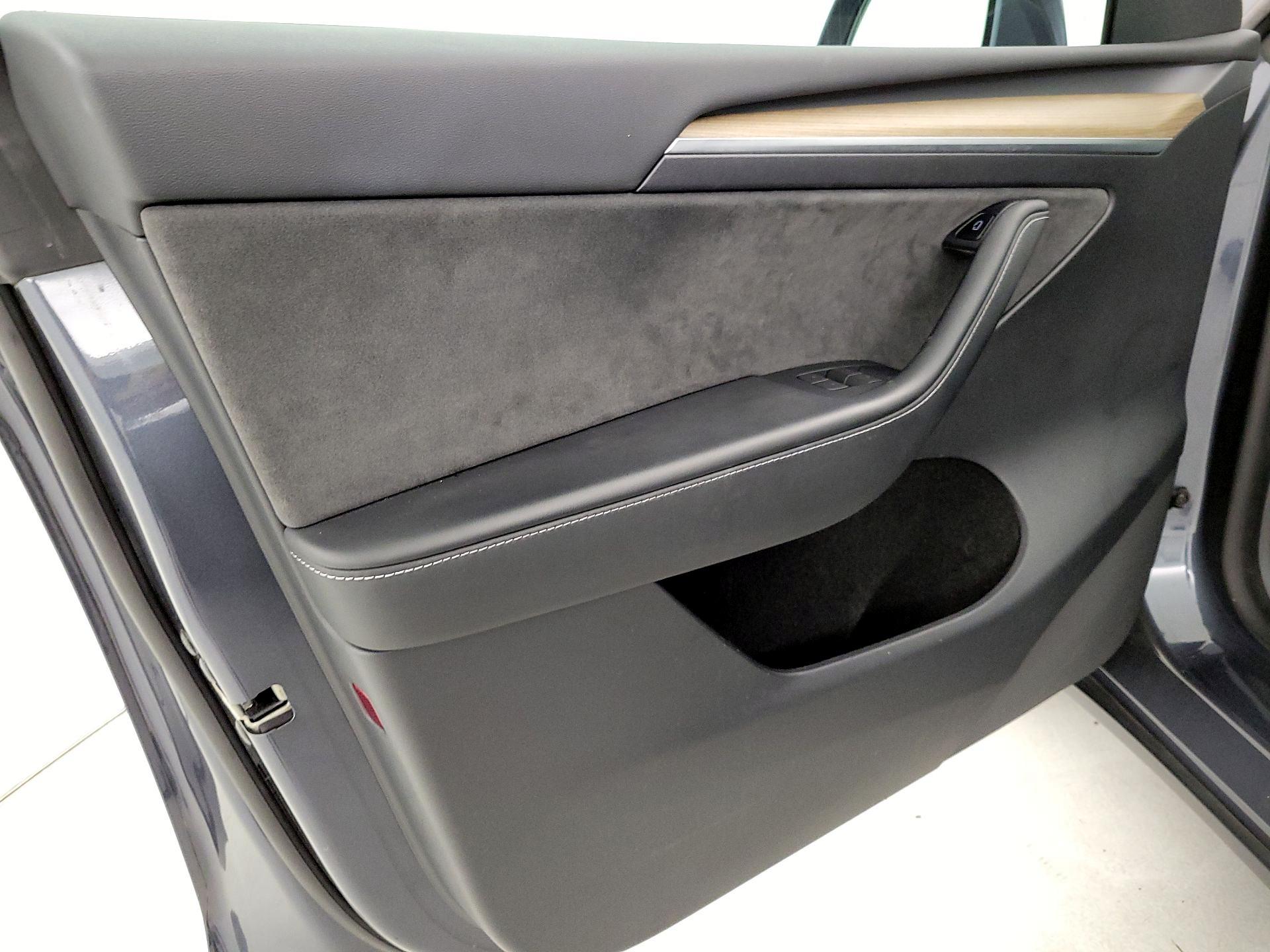 Thumbnail: 2023 Tesla Model Y - 12
