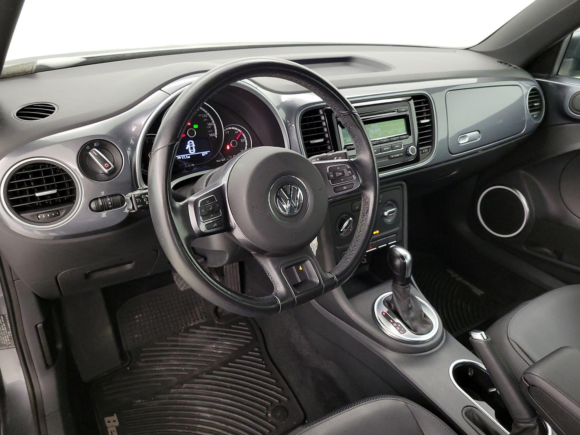 Thumbnail: 2014 Volkswagen Beetle - 9