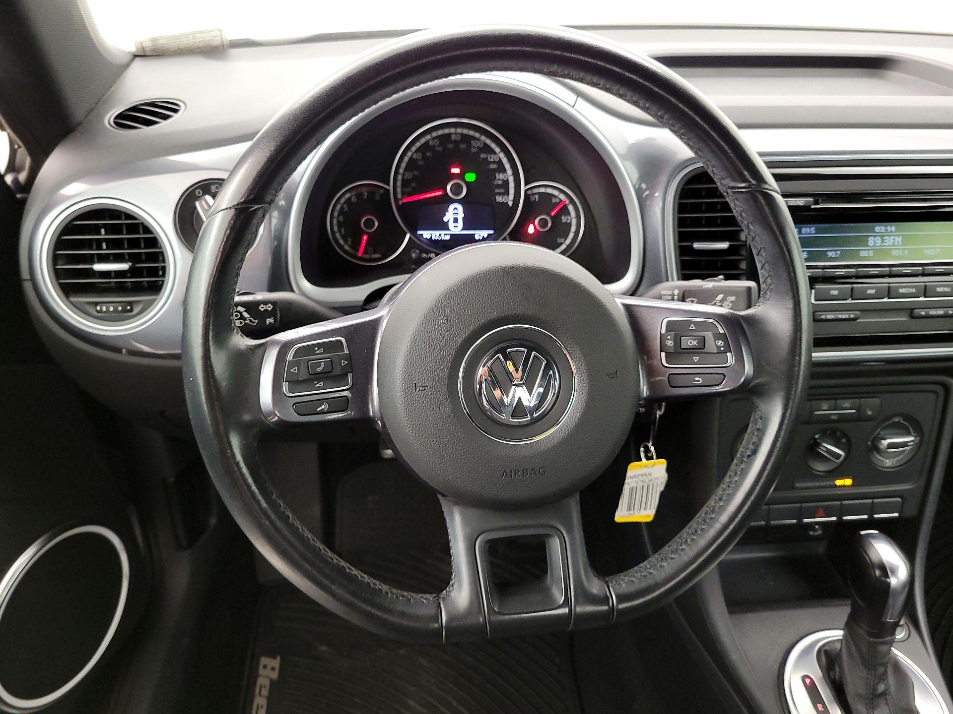 Thumbnail: 2014 Volkswagen Beetle - 10