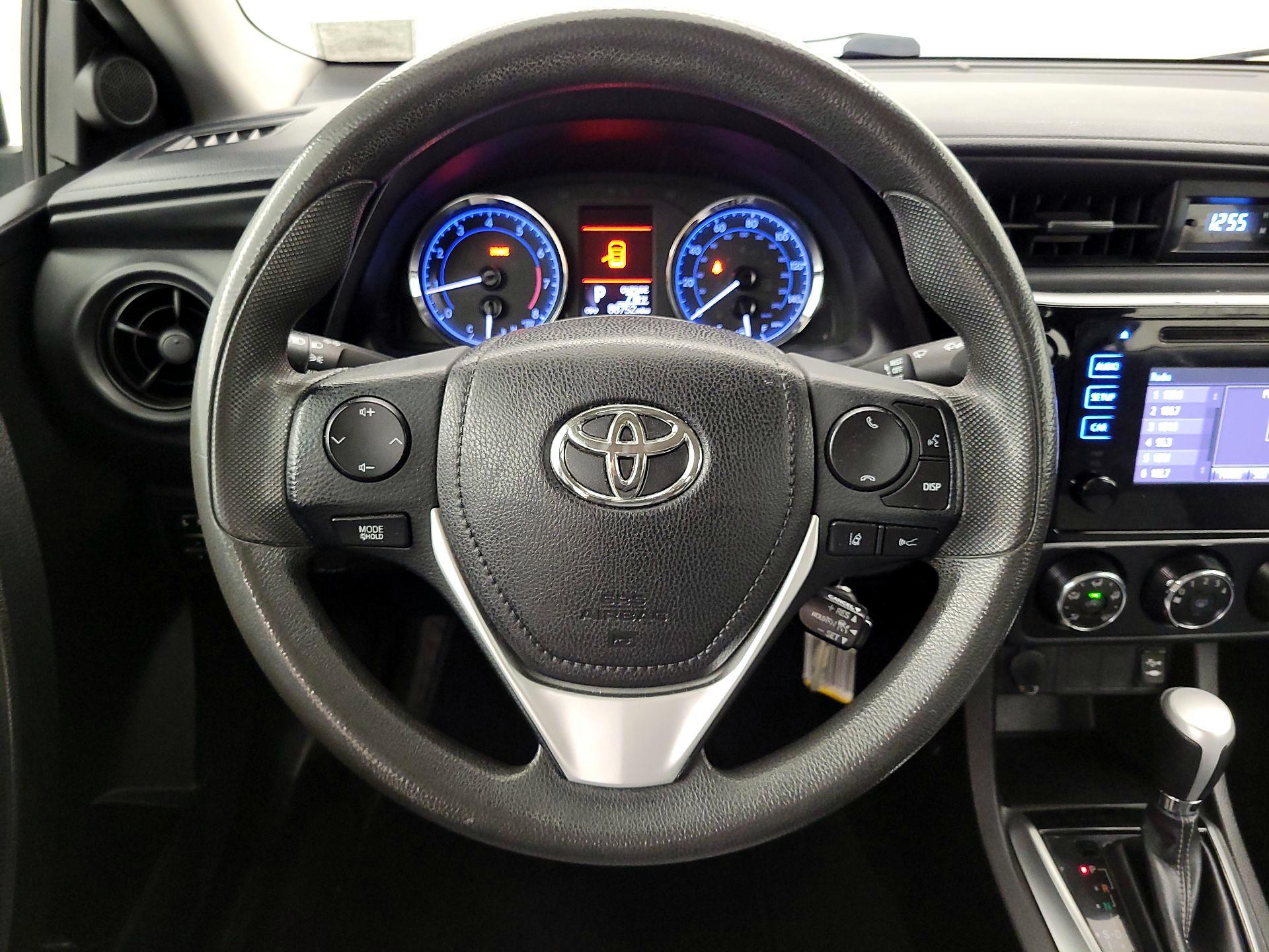 Thumbnail: 2017 Toyota Corolla - 10