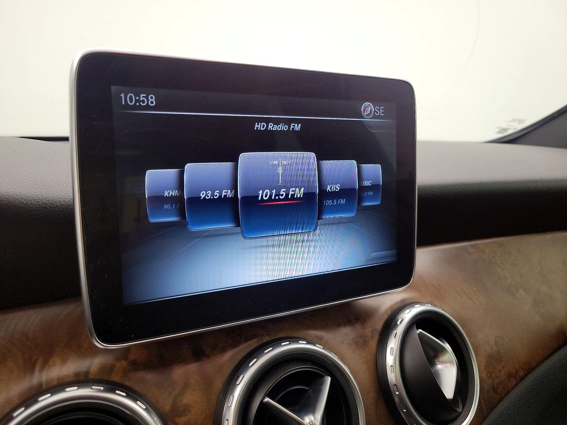 Thumbnail: 2016 Mercedes-Benz GLA - 15