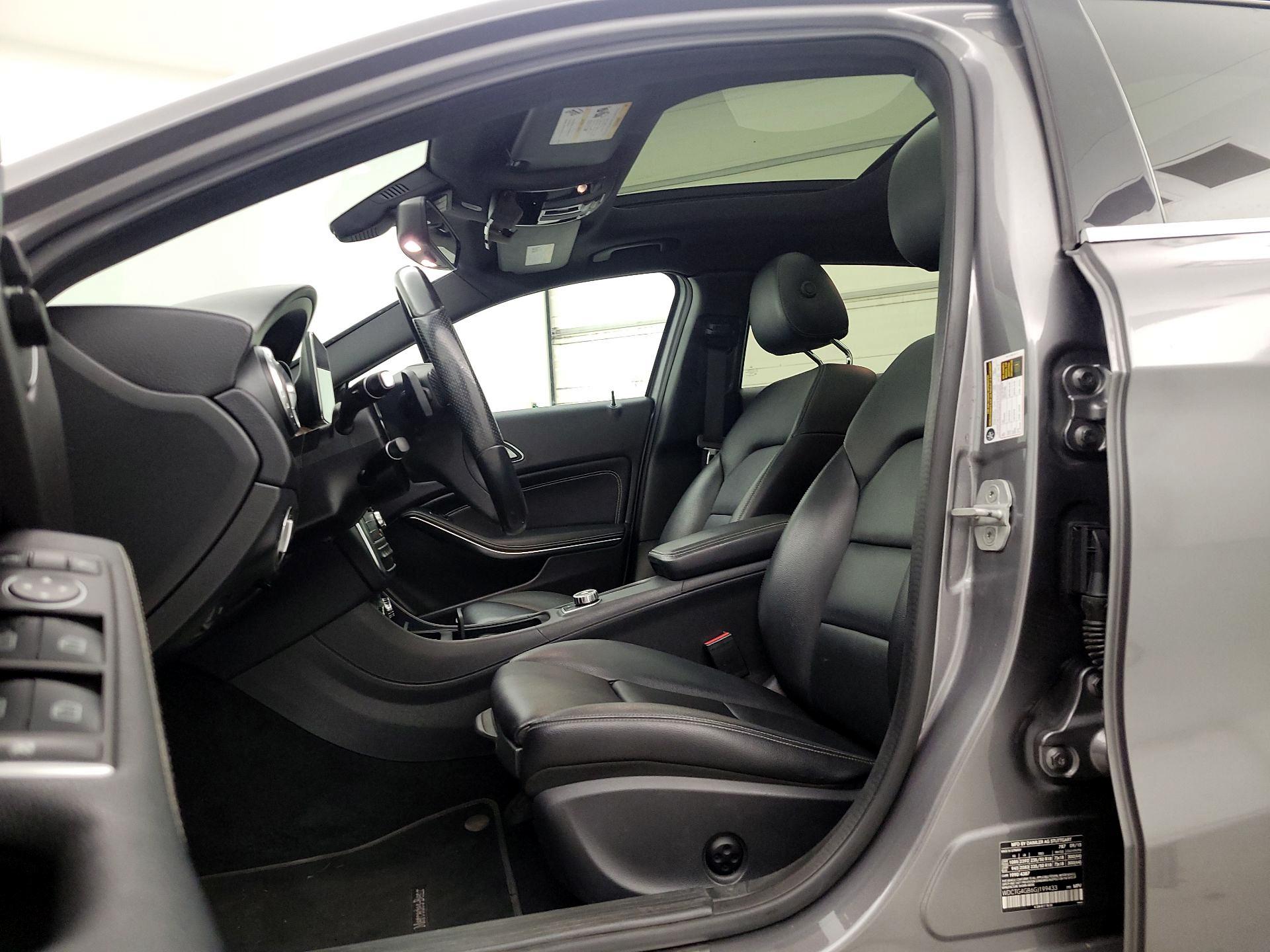 Thumbnail: 2016 Mercedes-Benz GLA - 19