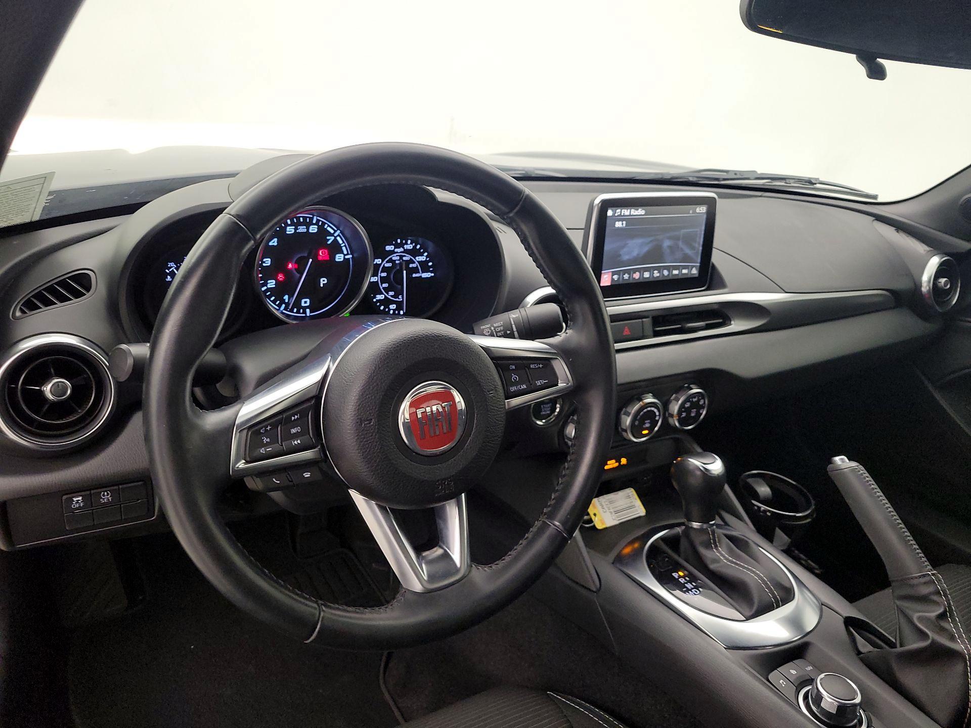 Thumbnail: 2018 Fiat 124 Spider - 9