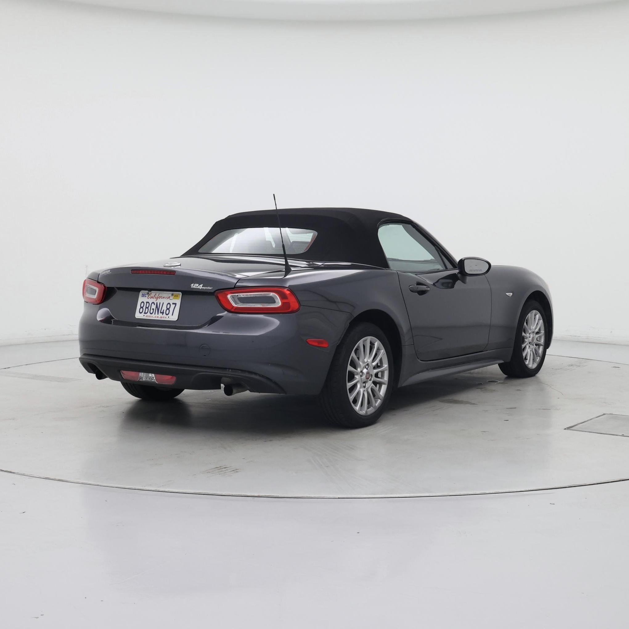 Thumbnail: 2018 Fiat 124 Spider - 8