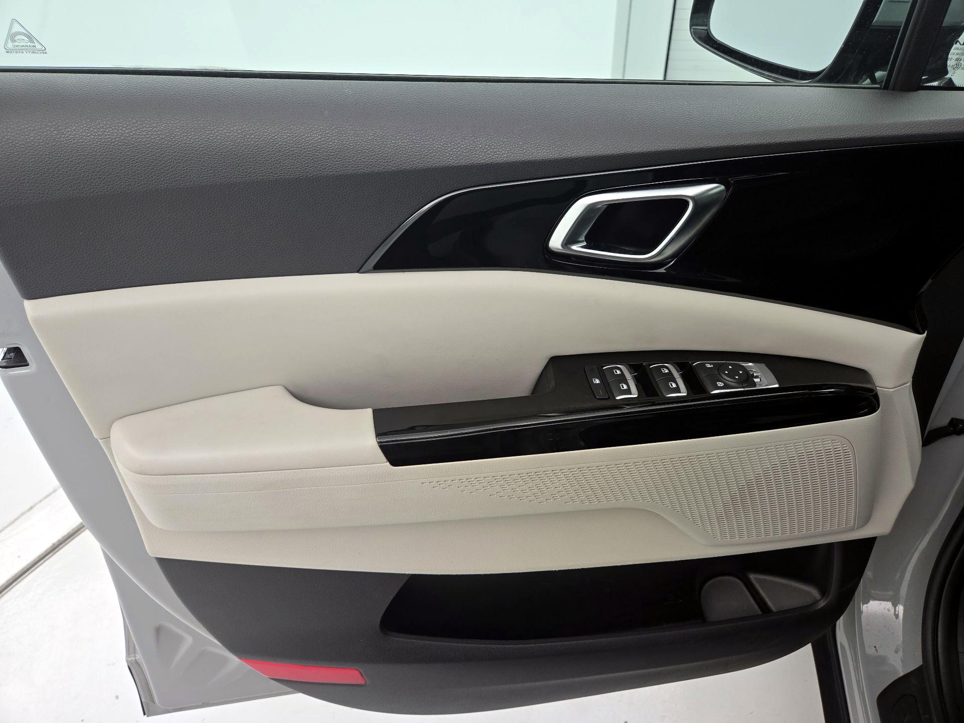 Thumbnail: 2024 Kia Carnival - 12