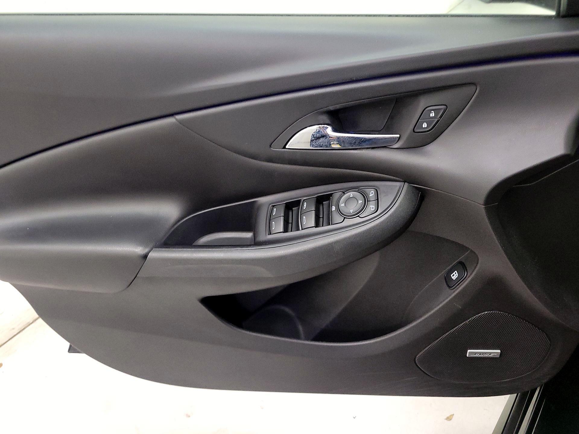Thumbnail: 2018 Chevrolet Volt - 12