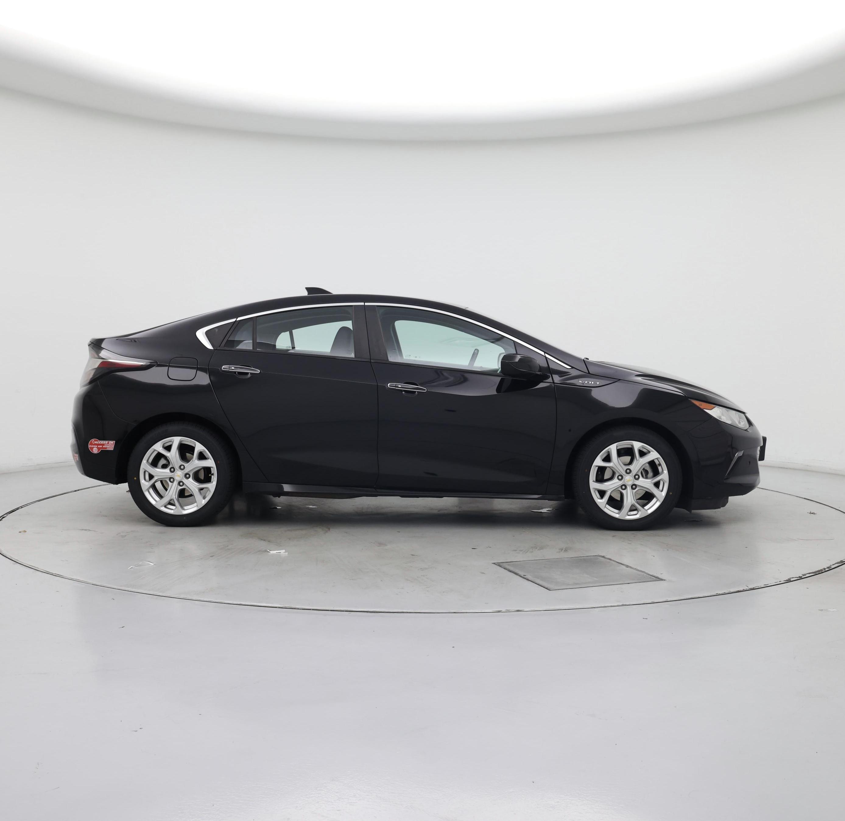 Thumbnail: 2018 Chevrolet Volt - 7