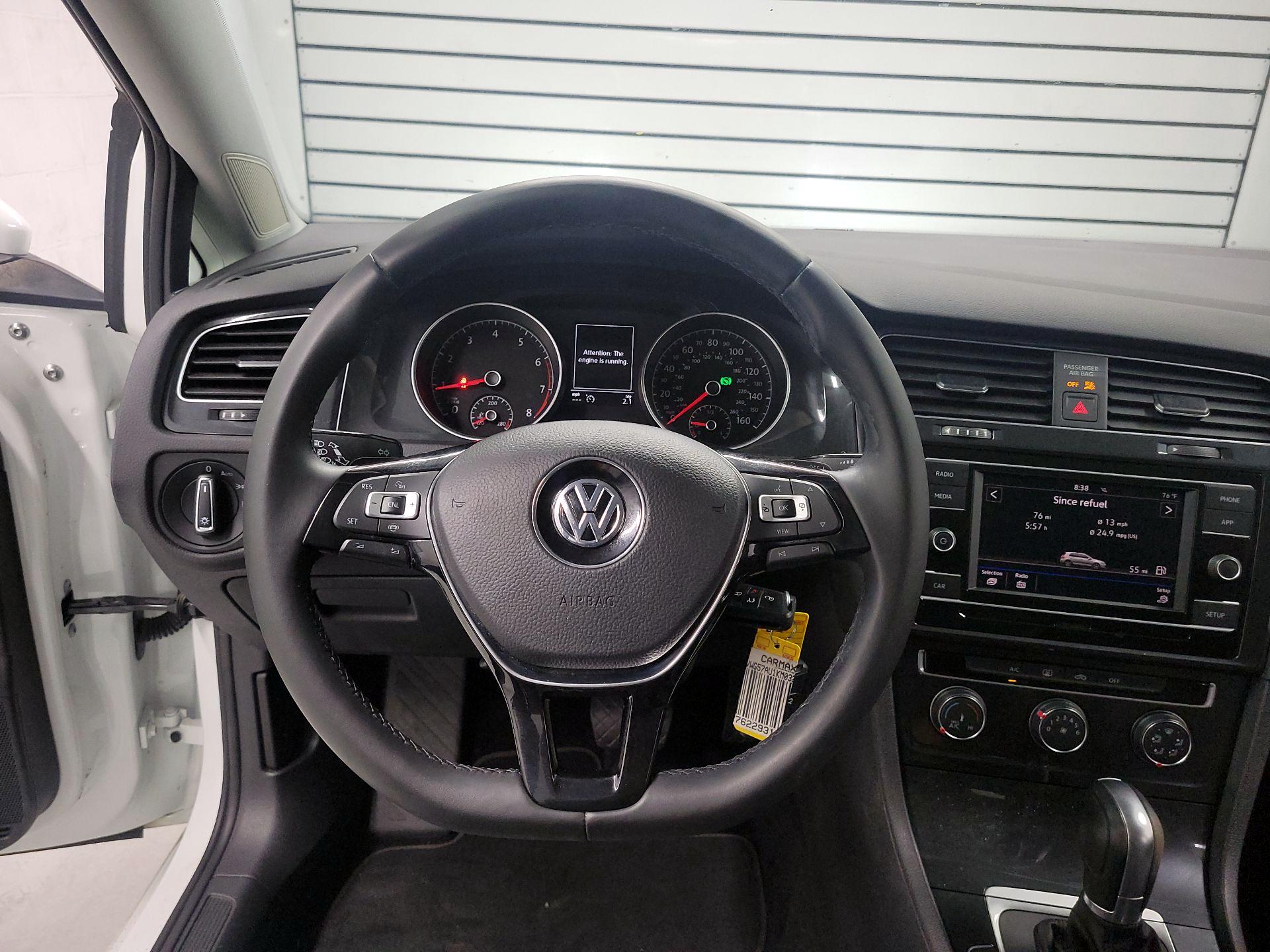 Thumbnail: 2019 Volkswagen Golf - 10