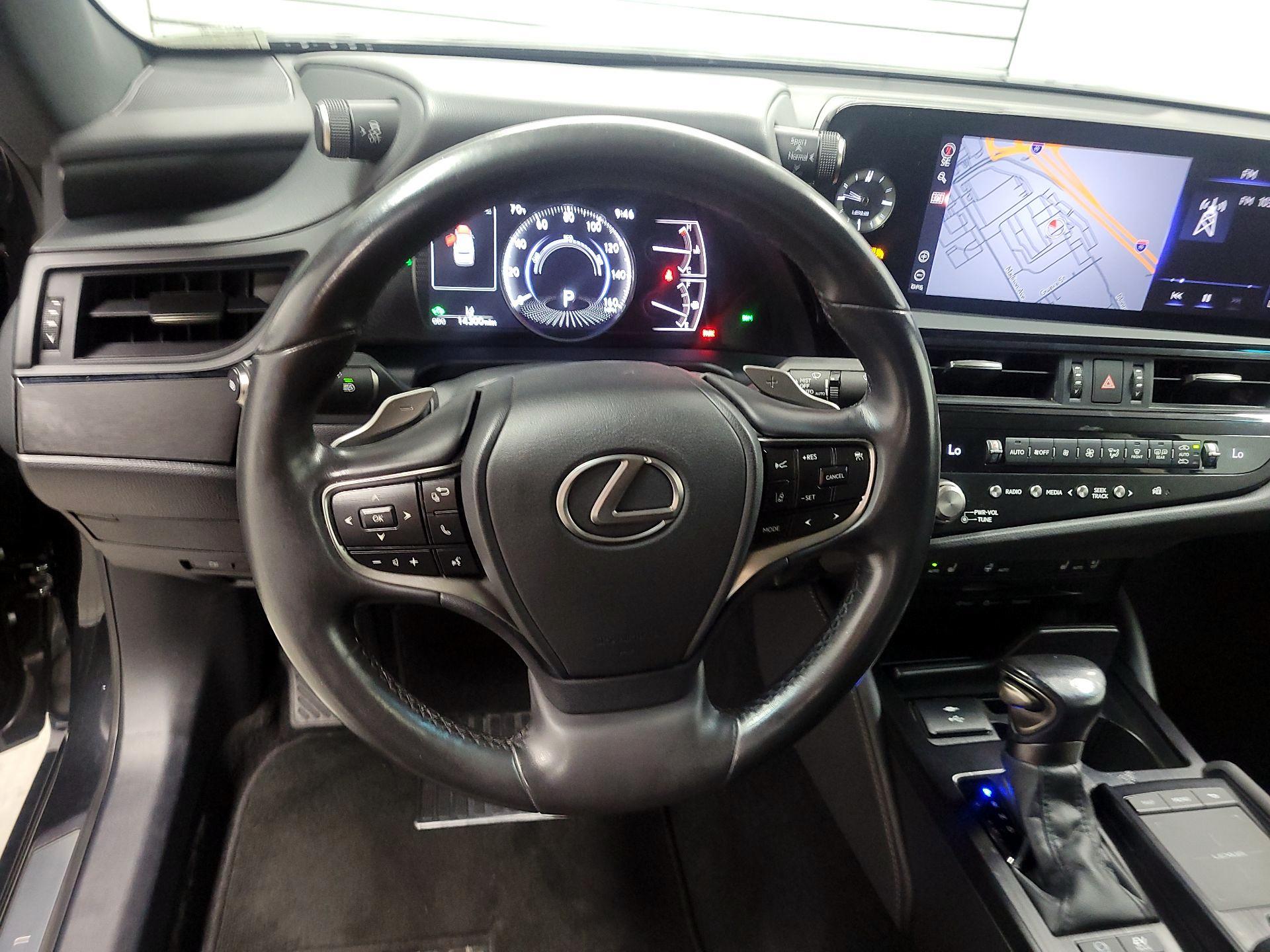 Thumbnail: 2022 Lexus ES - 10