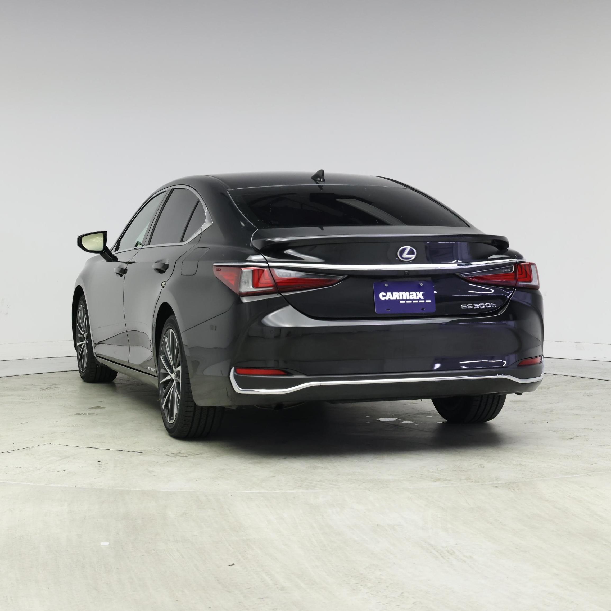 Thumbnail: 2022 Lexus ES - 2