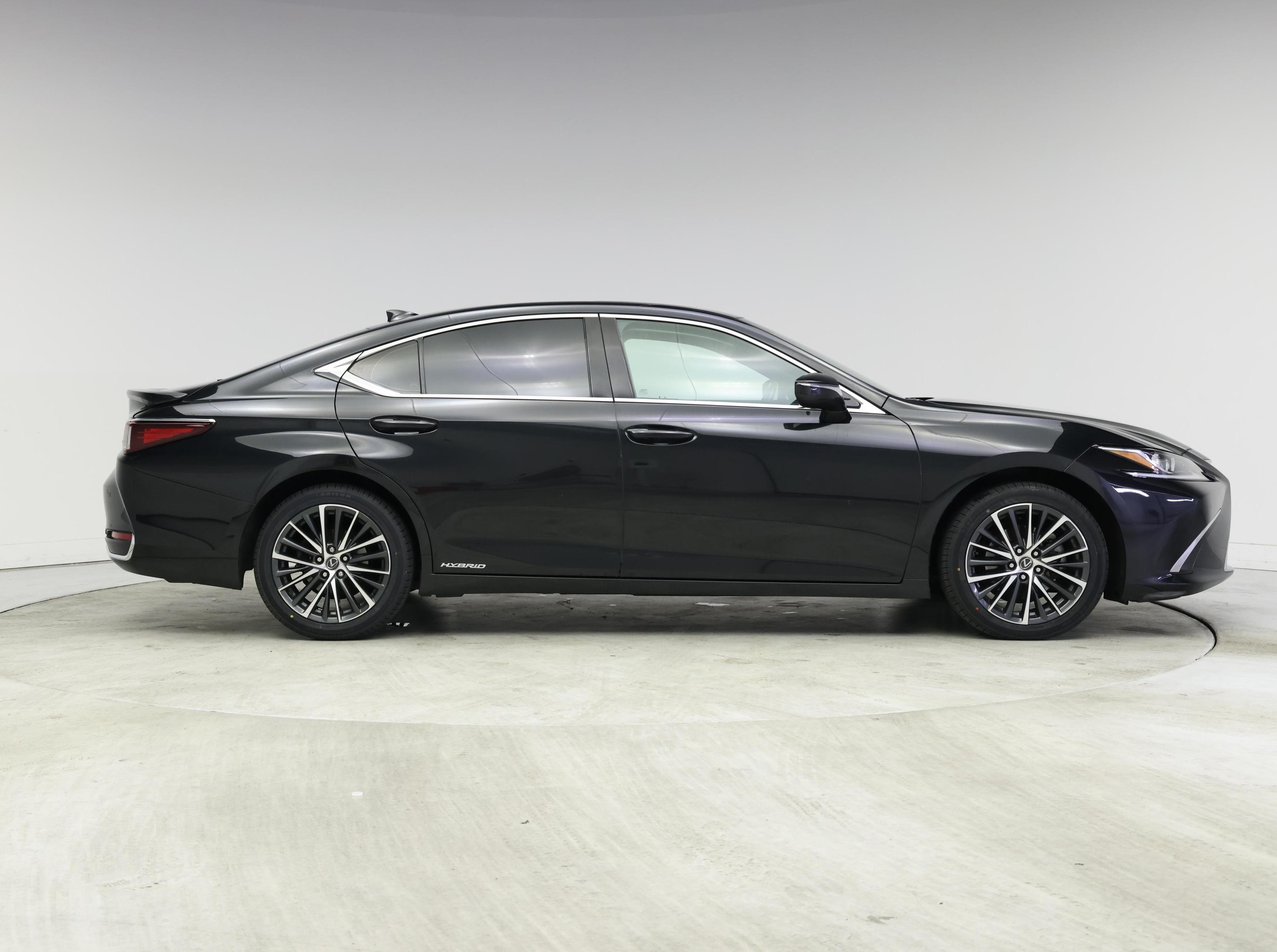 Thumbnail: 2022 Lexus ES - 7