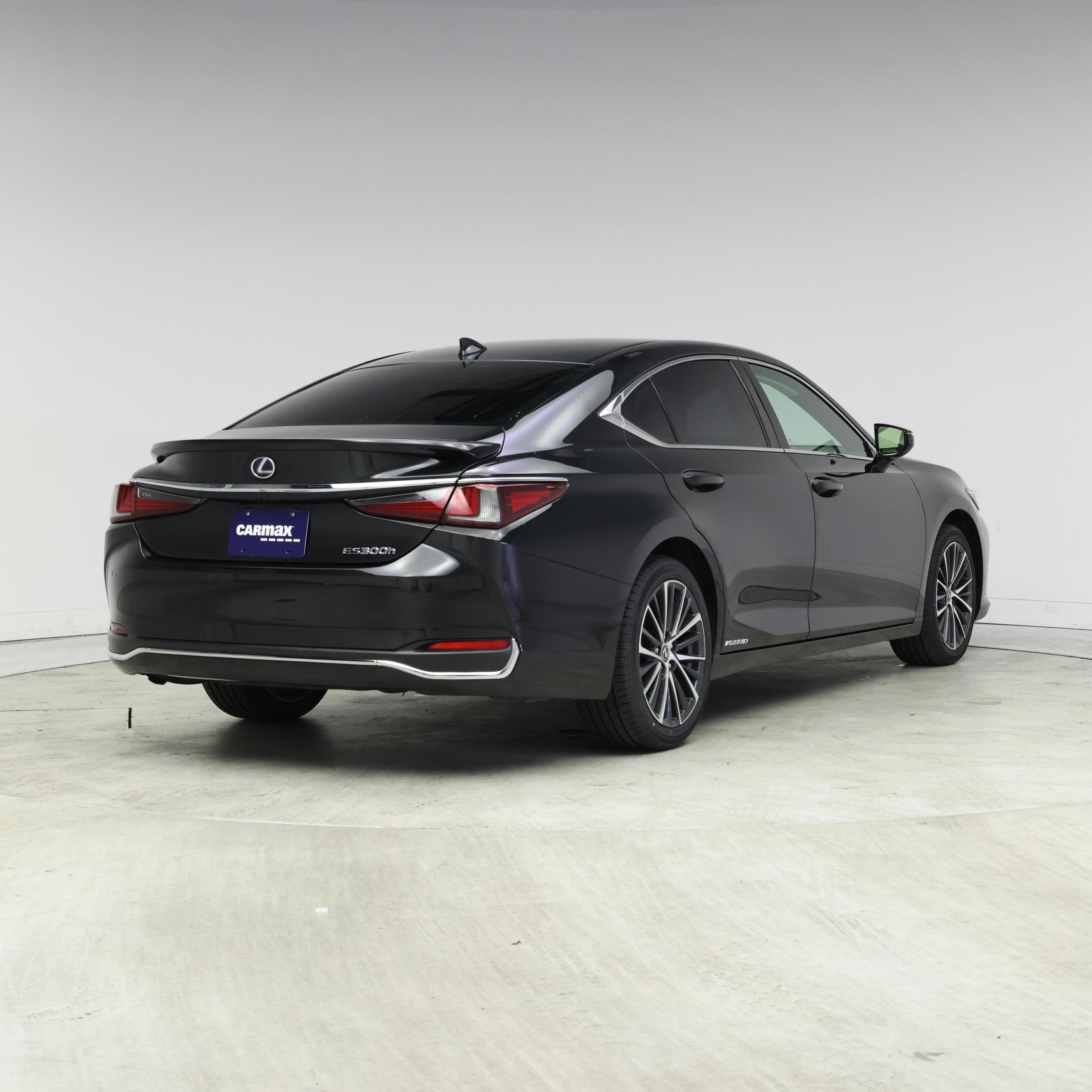 Thumbnail: 2022 Lexus ES - 8