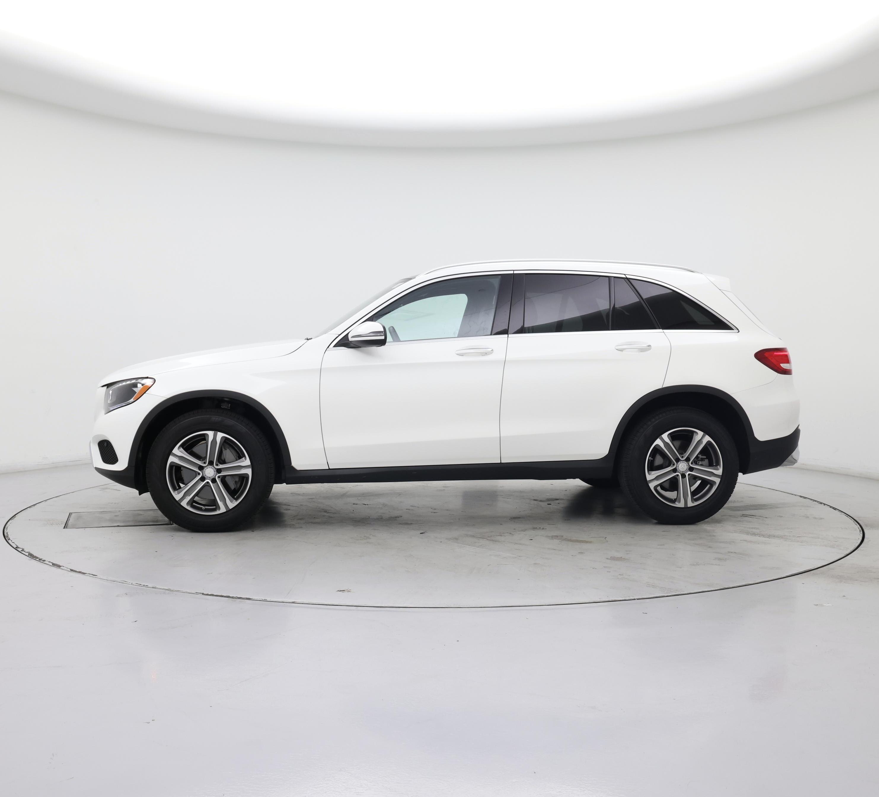 Thumbnail: 2017 Mercedes-Benz GLC - 3