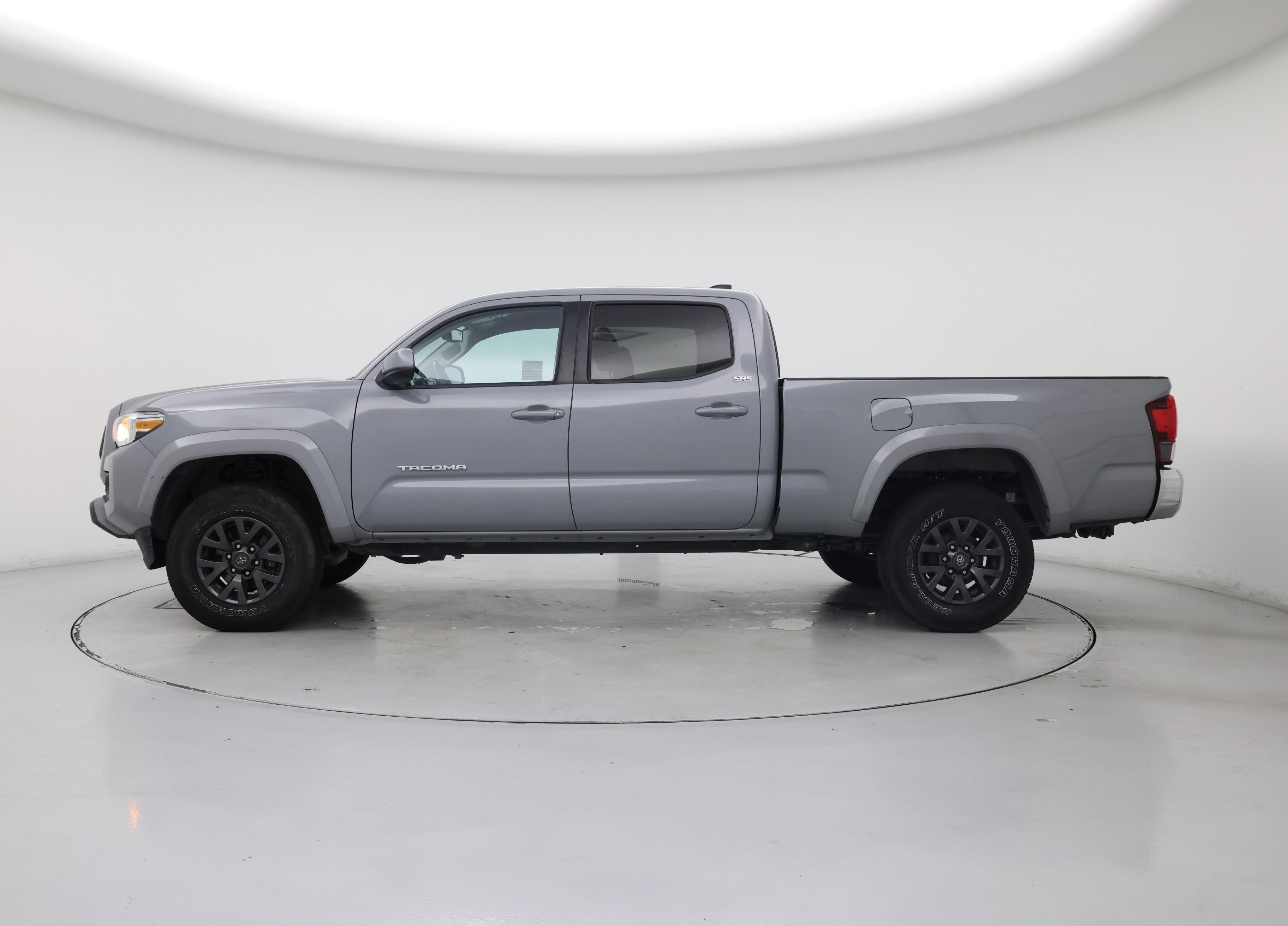 Thumbnail: 2020 Toyota Tacoma - 3