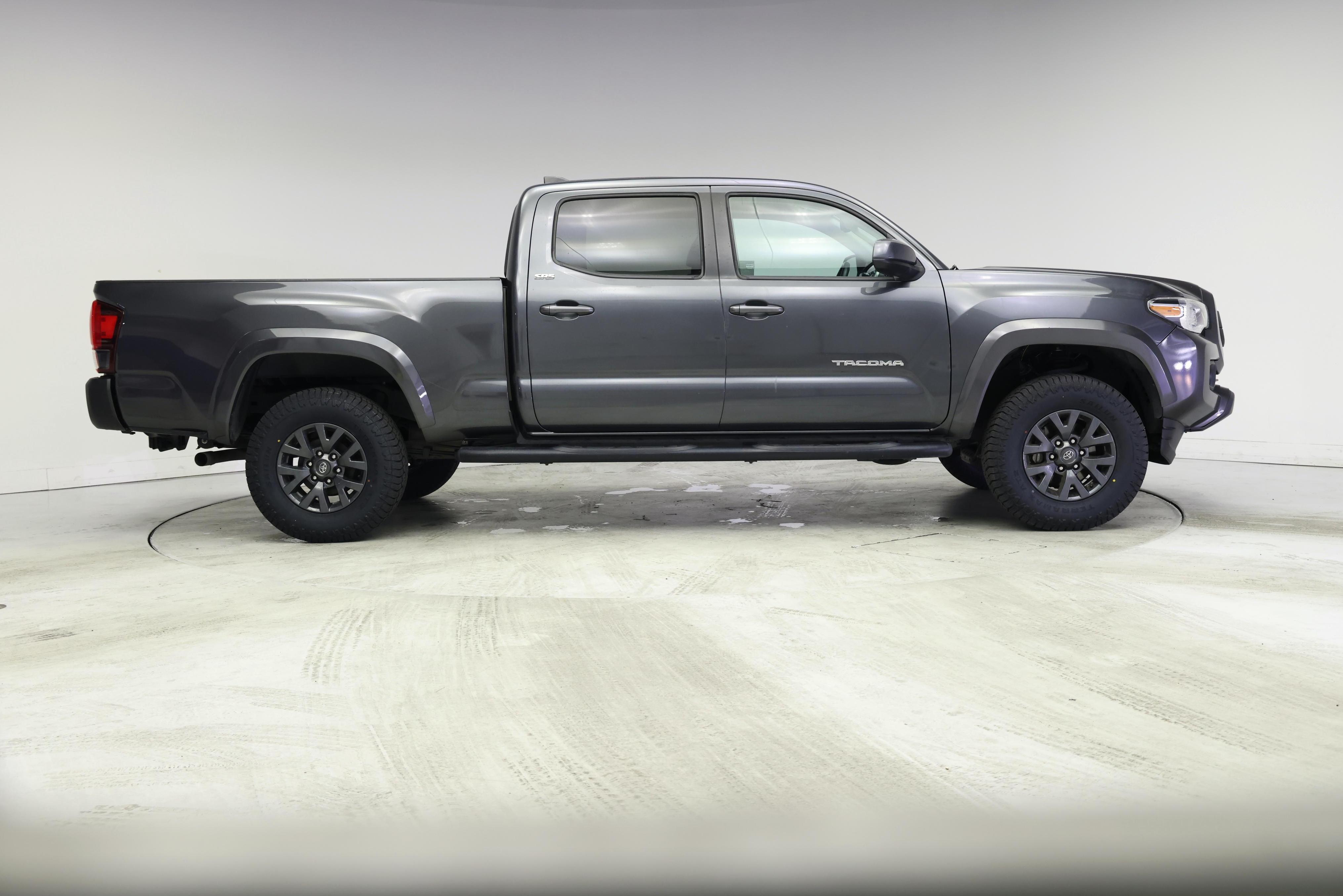 Thumbnail: 2021 Toyota Tacoma - 7