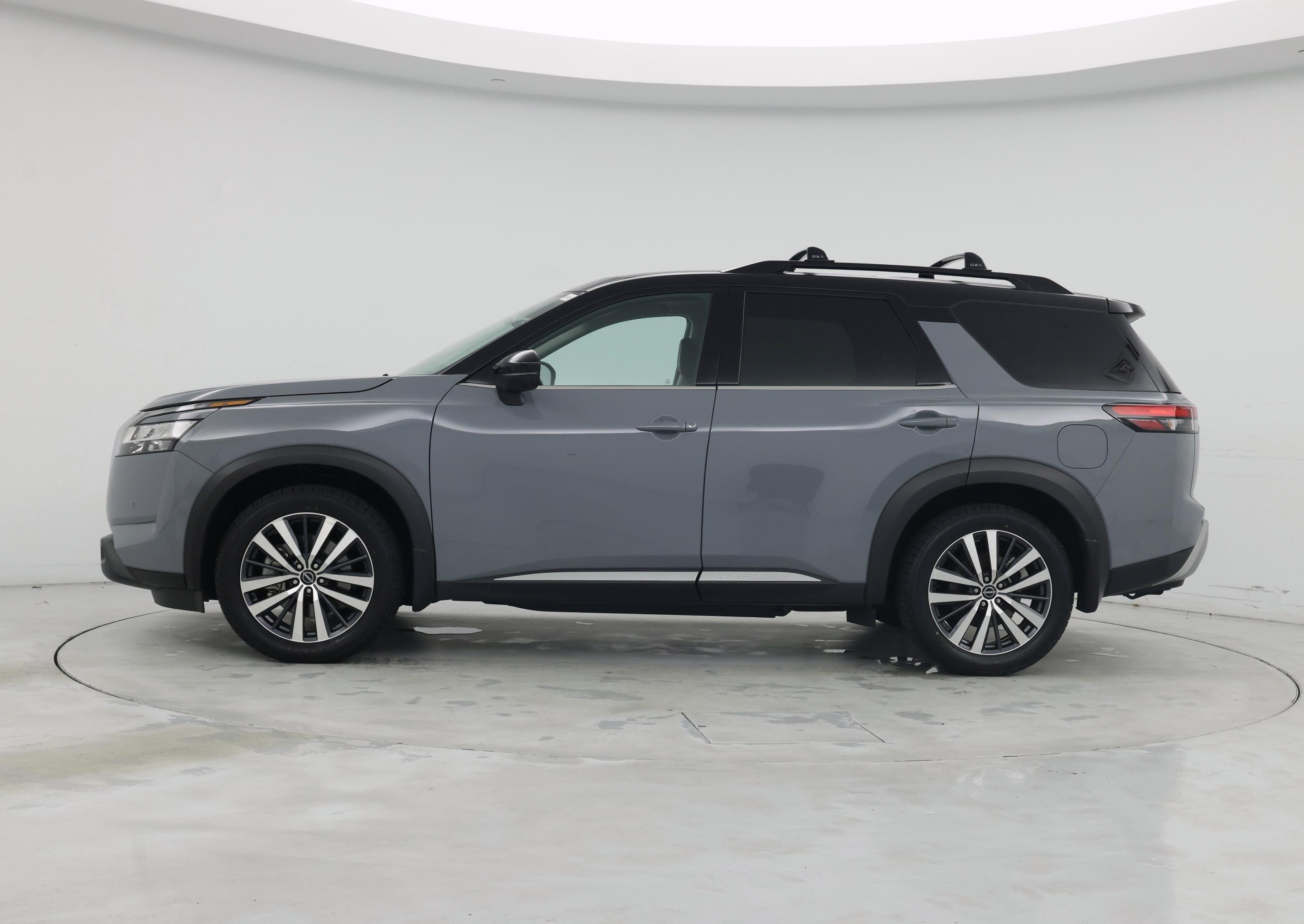 Thumbnail: 2022 Nissan Pathfinder - 3