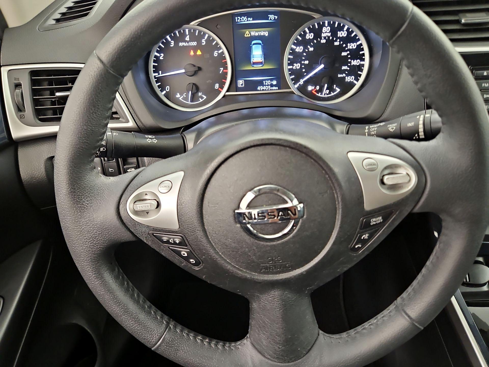 Thumbnail: 2017 Nissan Sentra - 10