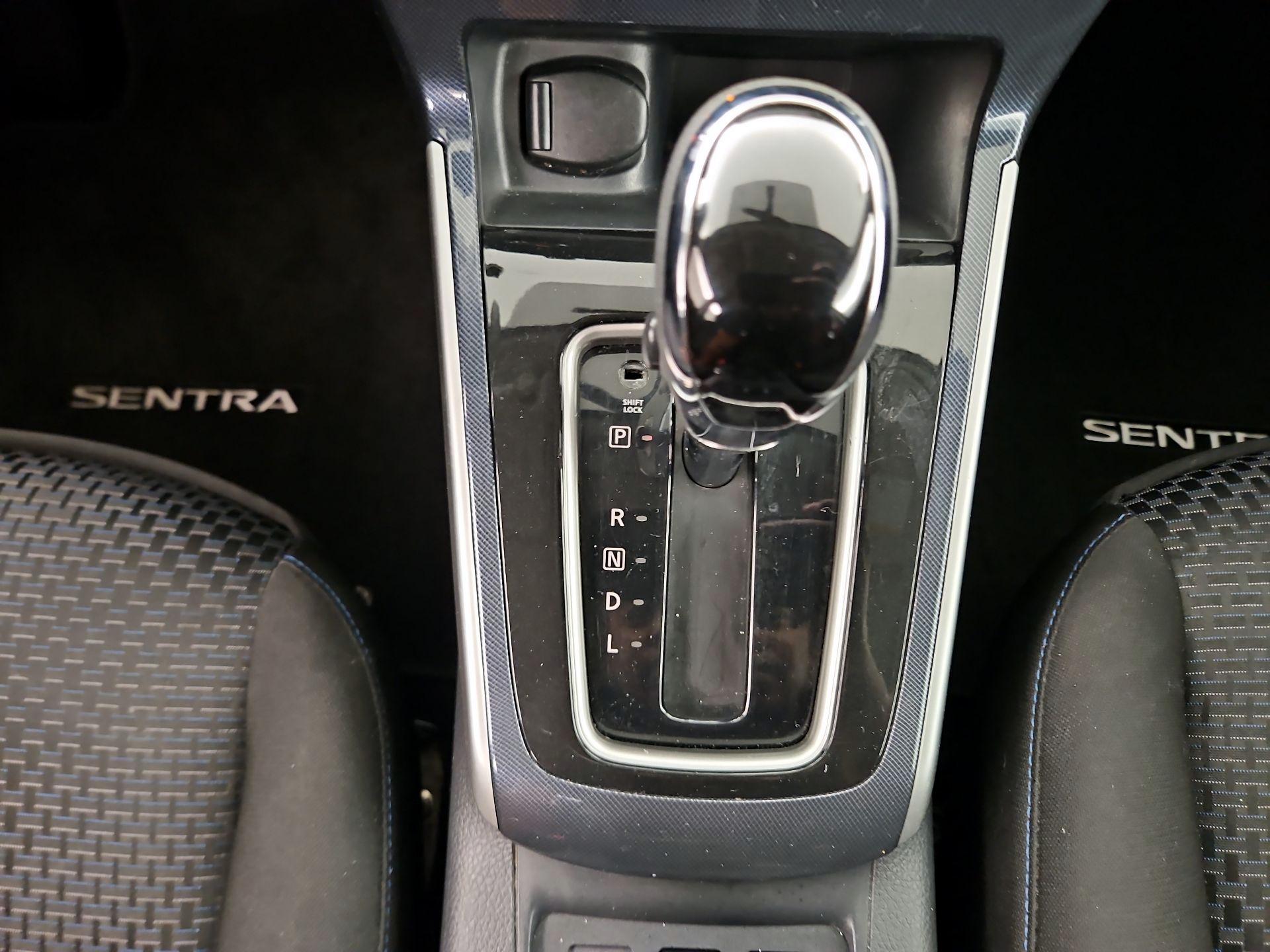 Thumbnail: 2017 Nissan Sentra - 17