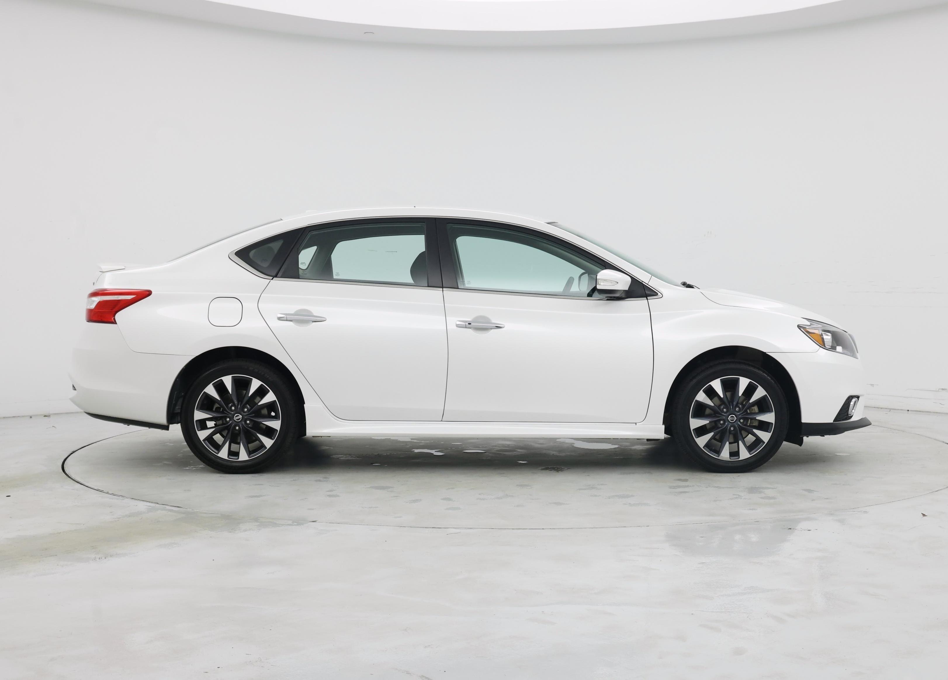Thumbnail: 2017 Nissan Sentra - 7