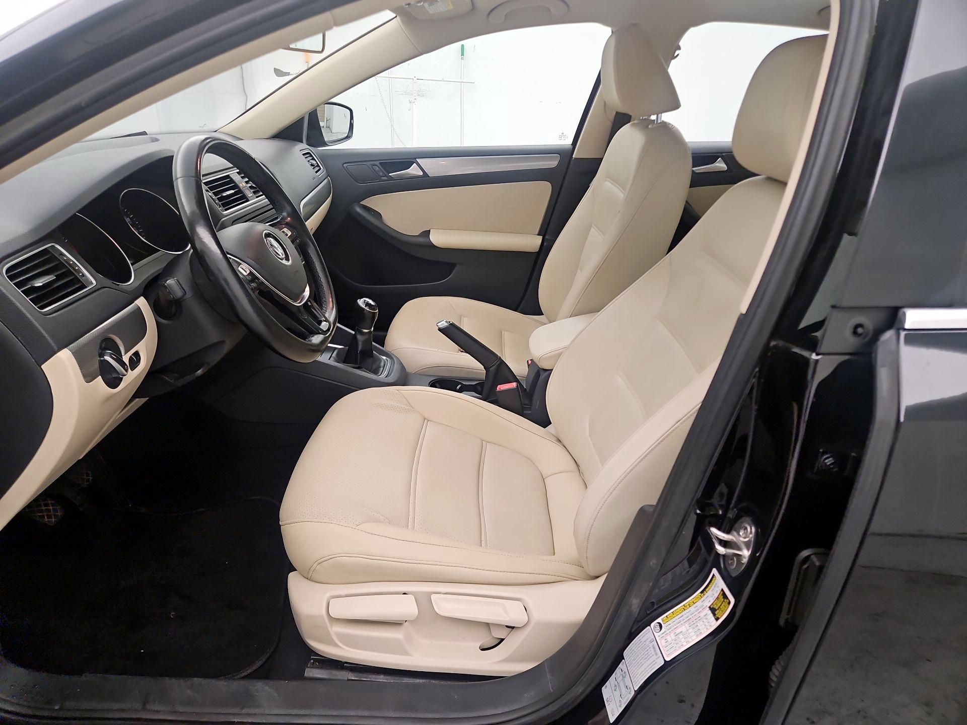 Thumbnail: 2017 Volkswagen Jetta - 11