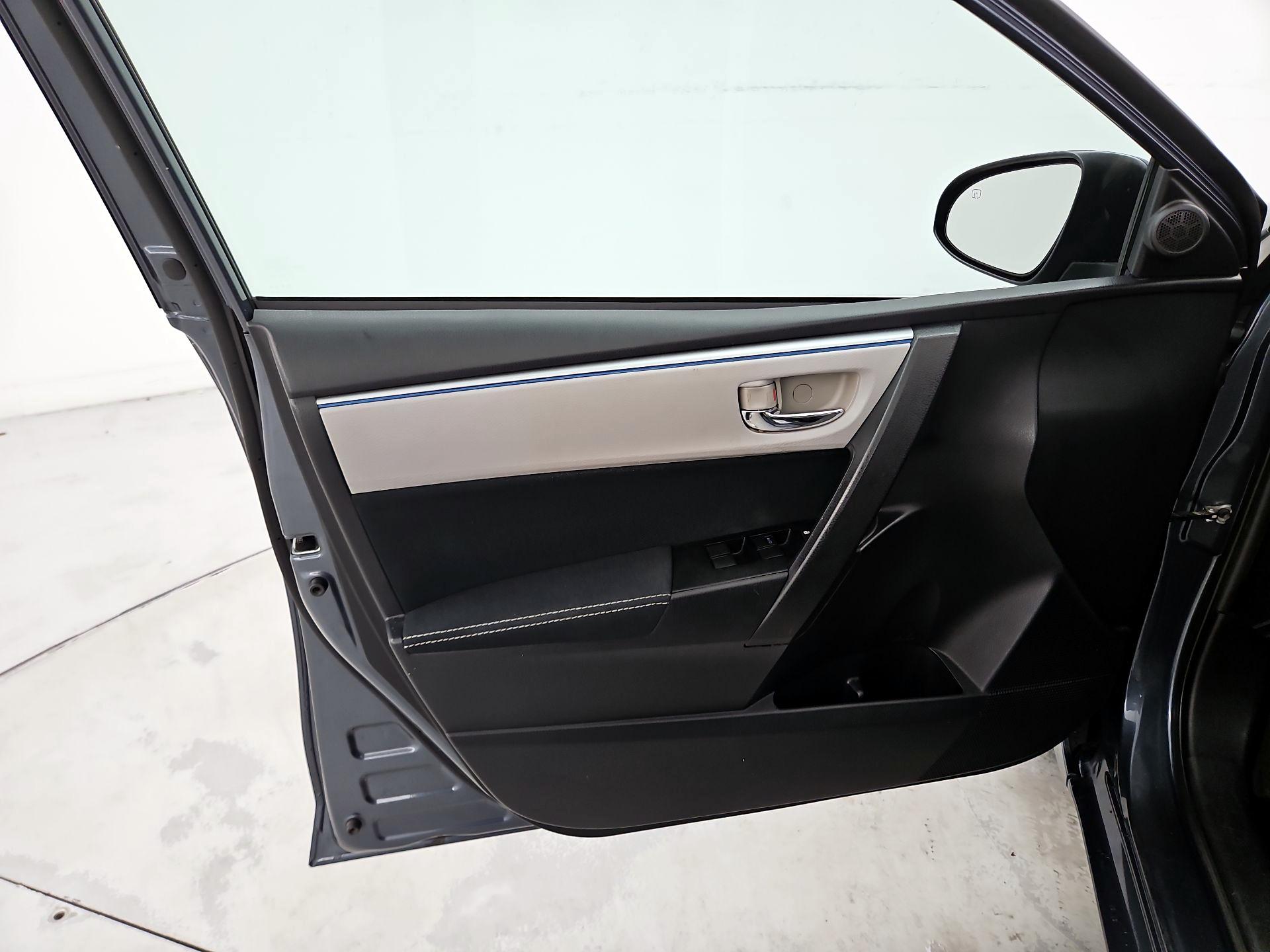 Thumbnail: 2014 Toyota Corolla - 12