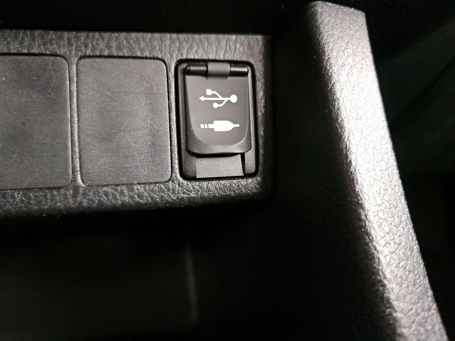 Thumbnail: 2014 Toyota Corolla - 18
