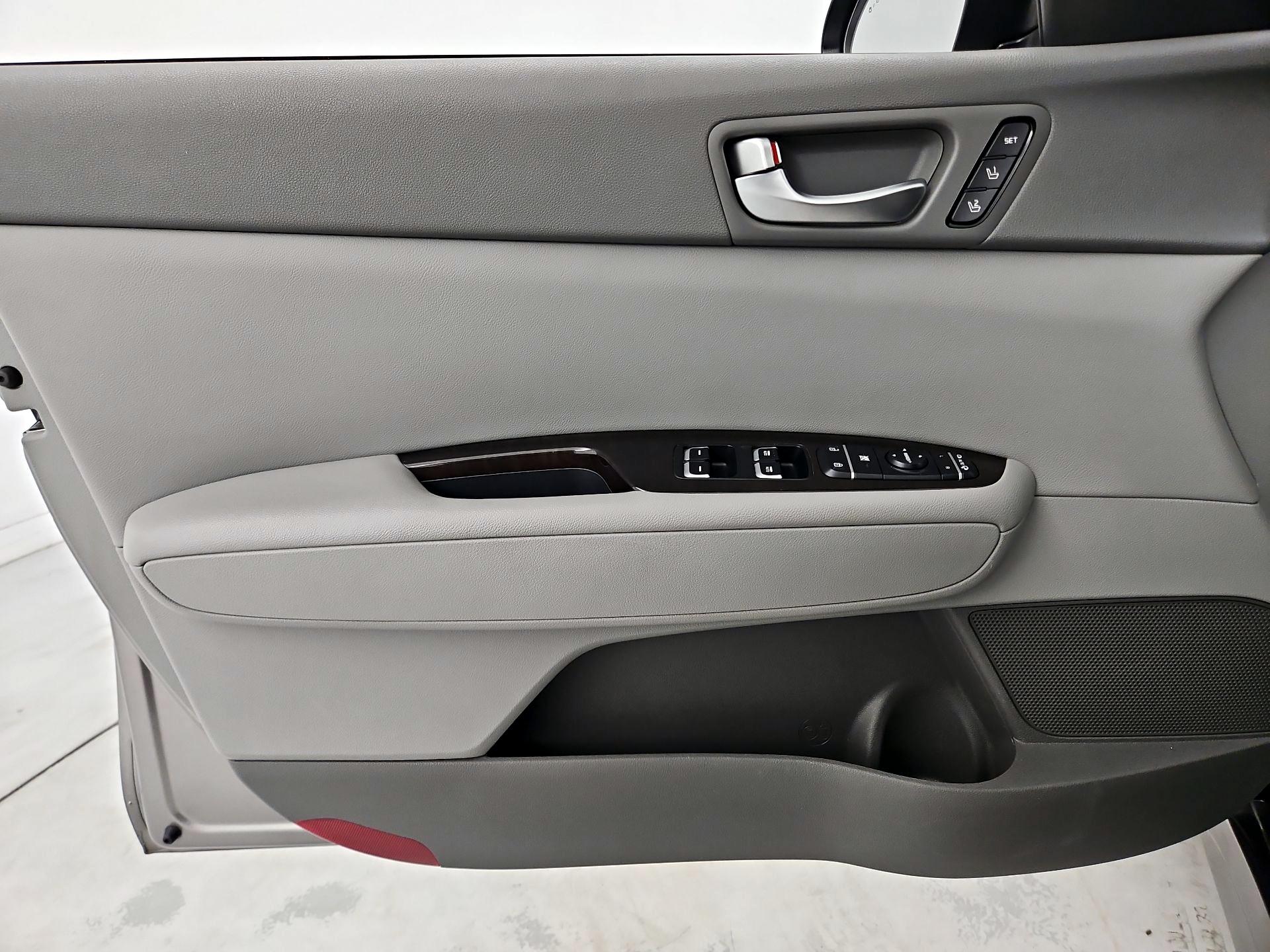 Thumbnail: 2018 Kia Optima - 12