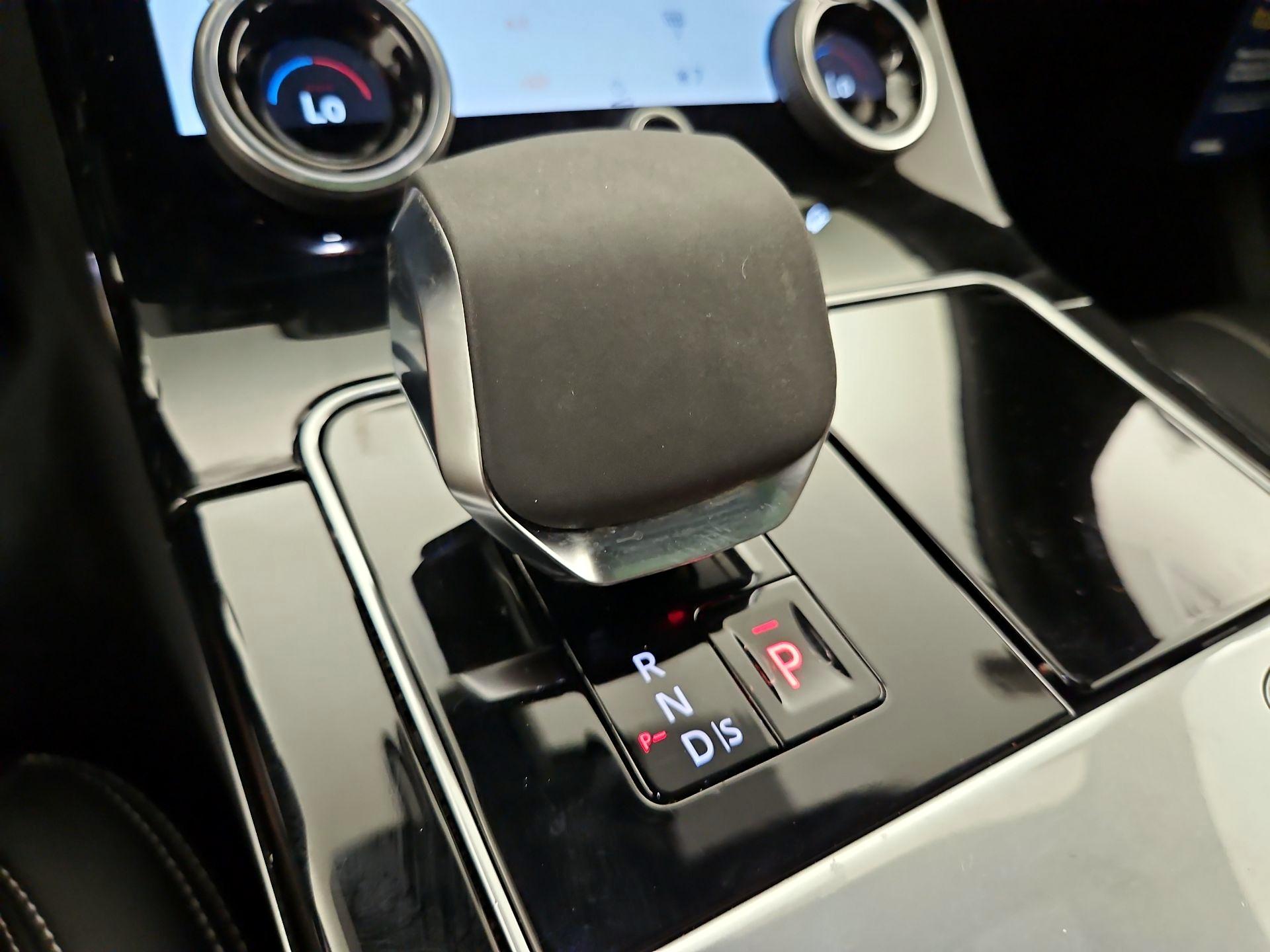 Thumbnail: 2021 Land Rover Range Rover Velar - 18