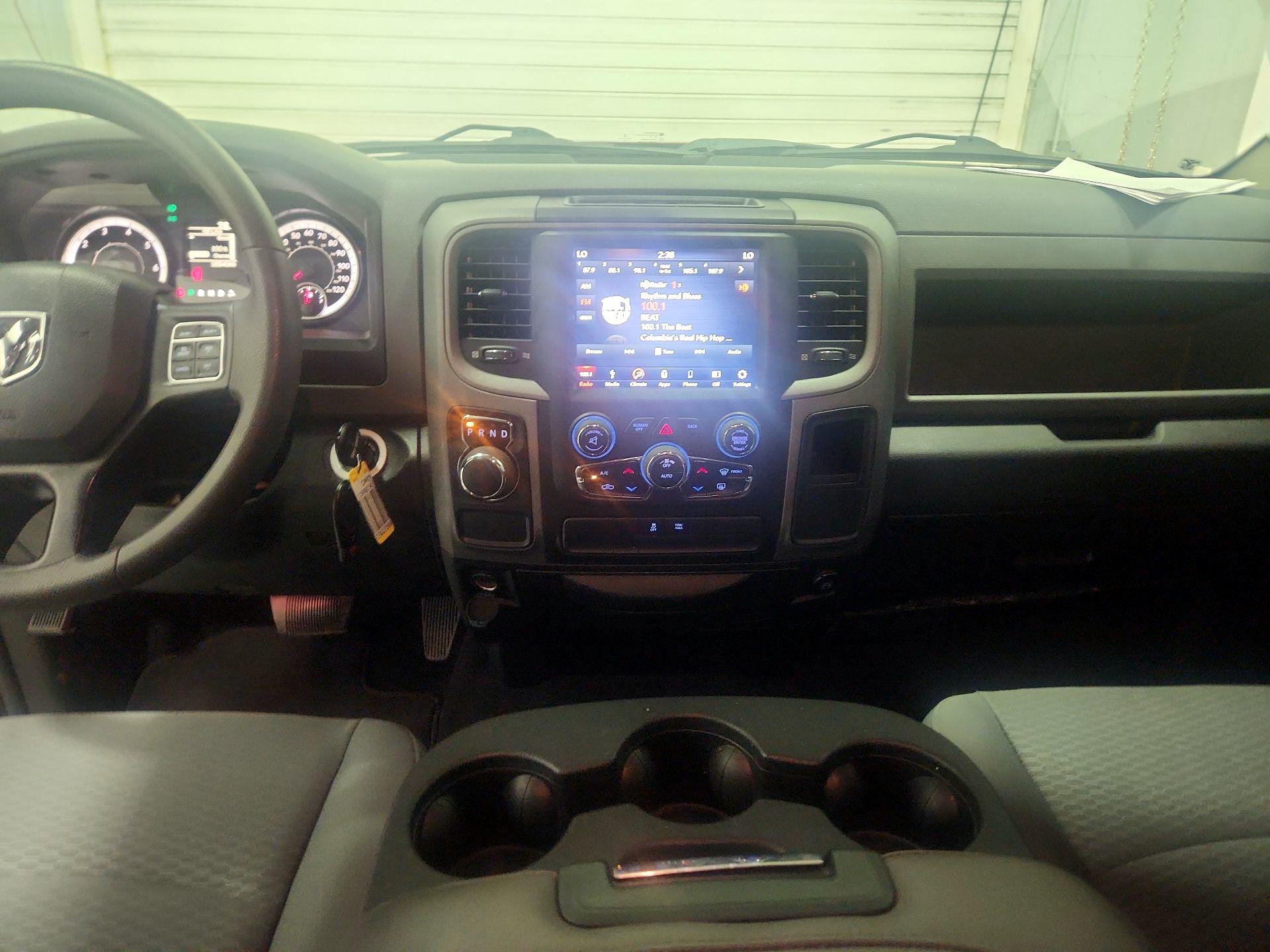 Thumbnail: 2019 RAM 1500 Classic - 9