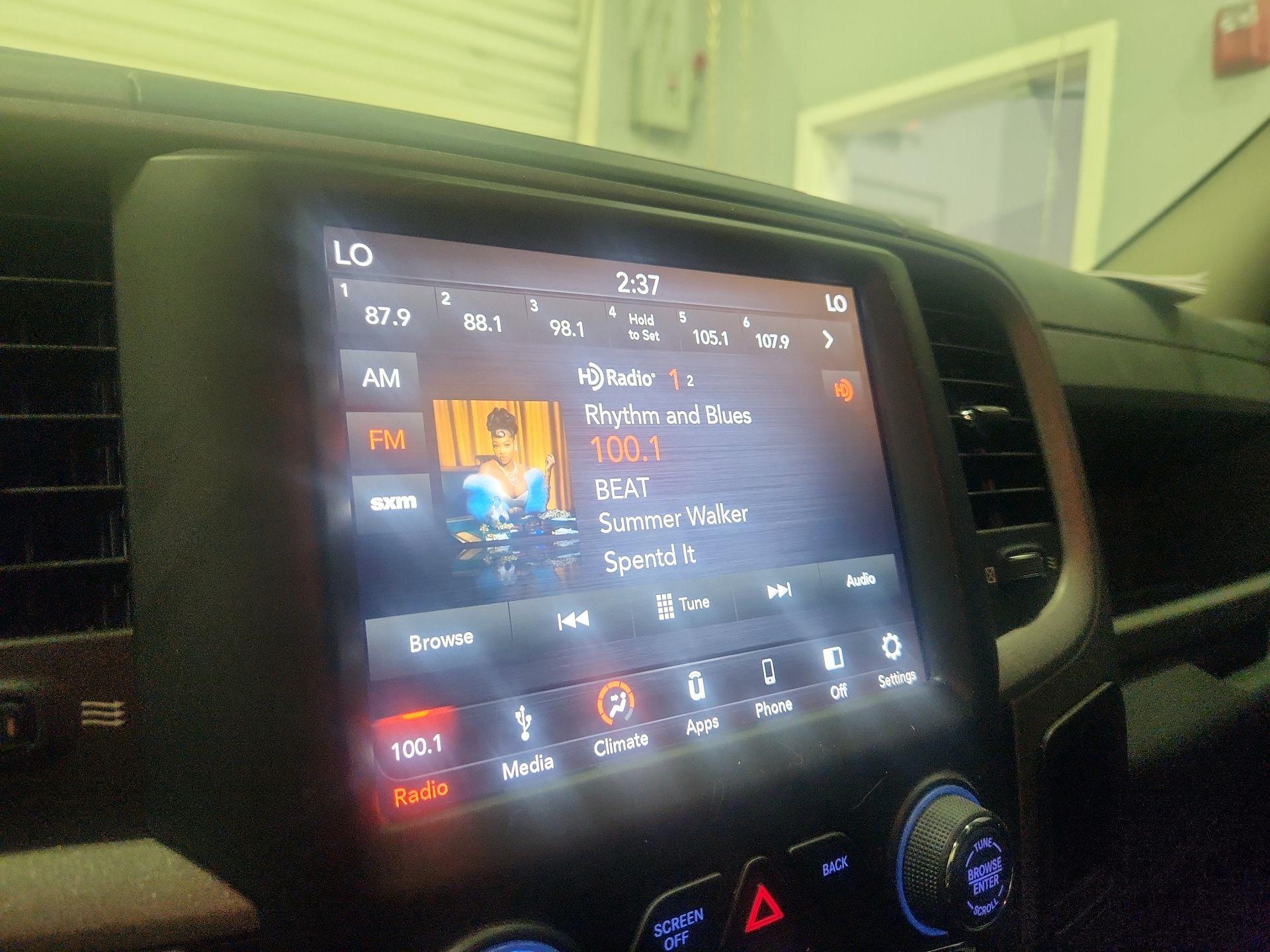 Thumbnail: 2019 RAM 1500 Classic - 15