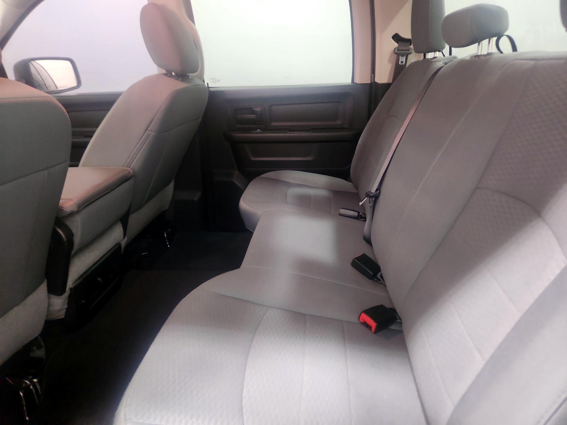 Thumbnail: 2019 RAM 1500 Classic - 19