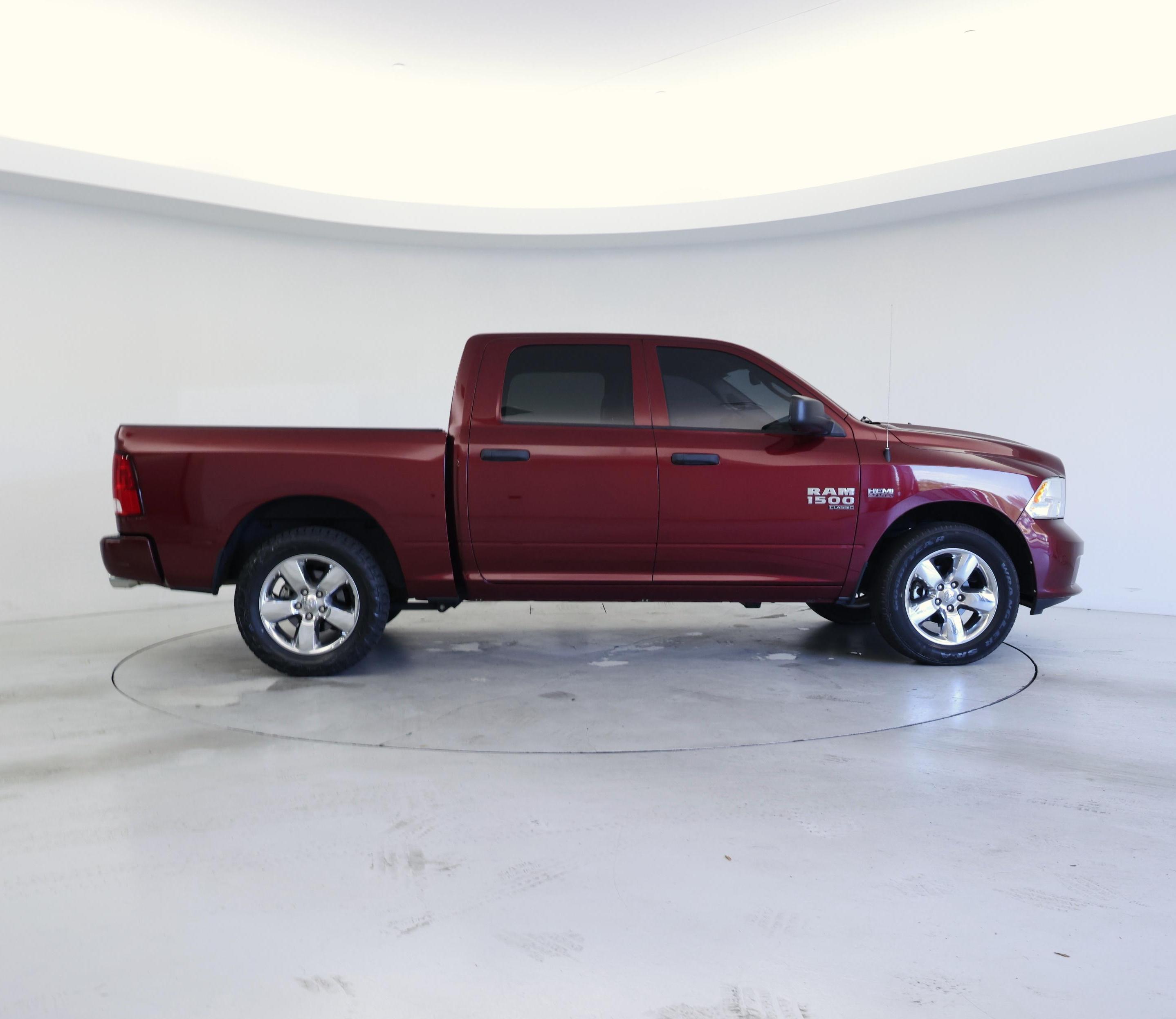 Thumbnail: 2019 RAM 1500 Classic - 7