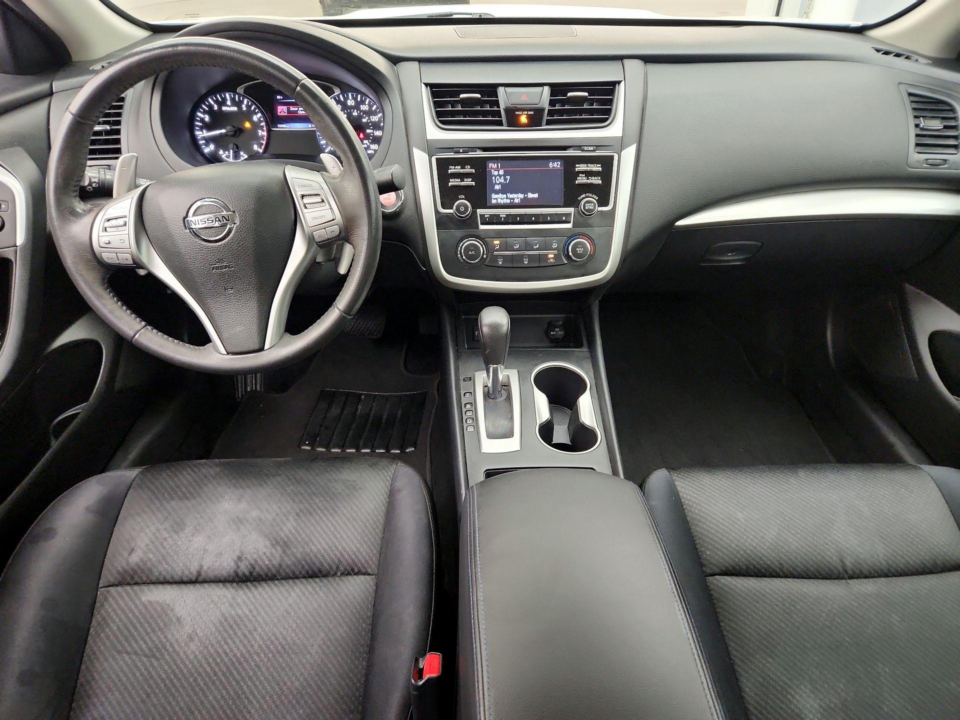 Thumbnail: 2017 Nissan Altima - 9