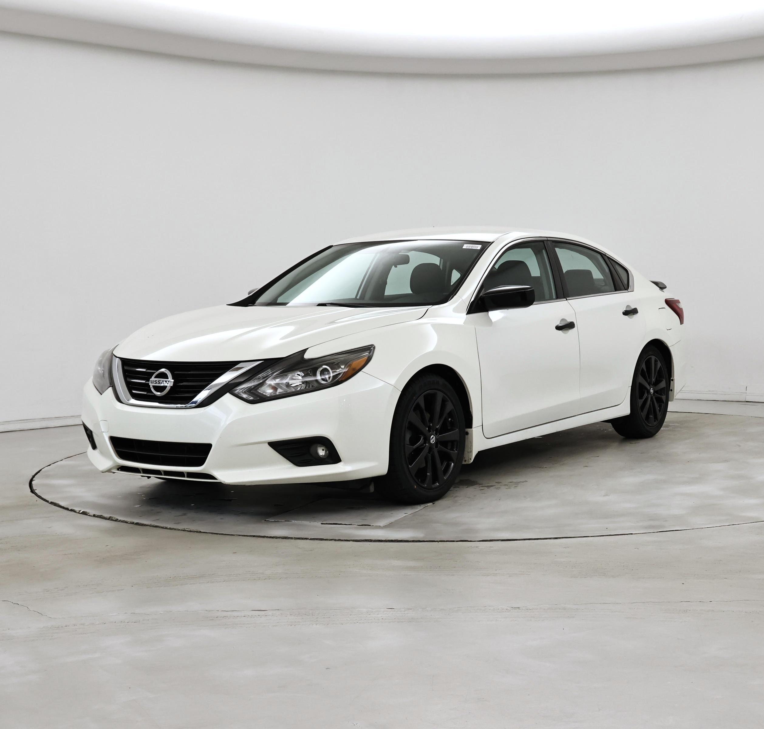 Thumbnail: 2017 Nissan Altima - 4