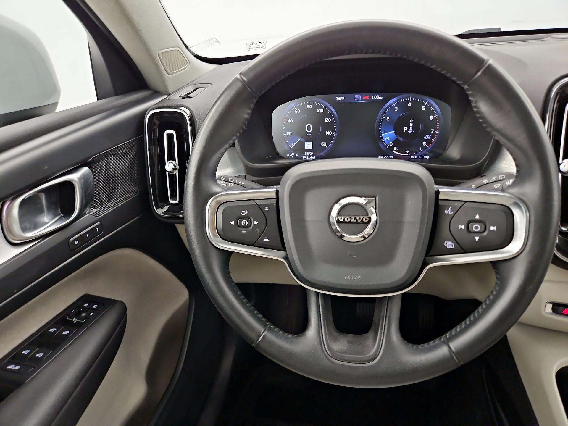 Thumbnail: 2020 Volvo XC40 - 10