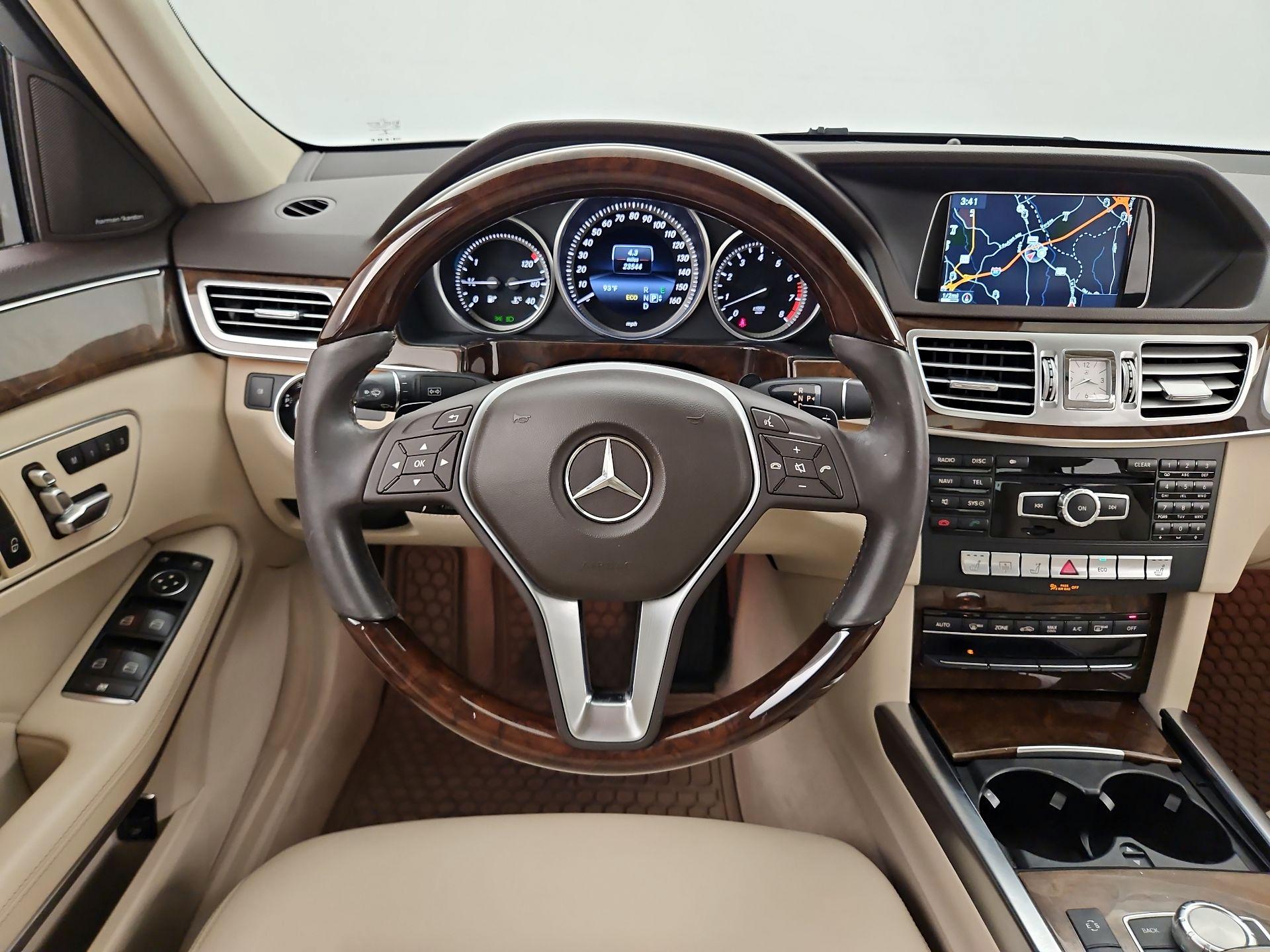 Thumbnail: 2014 Mercedes-Benz E-Class - 10